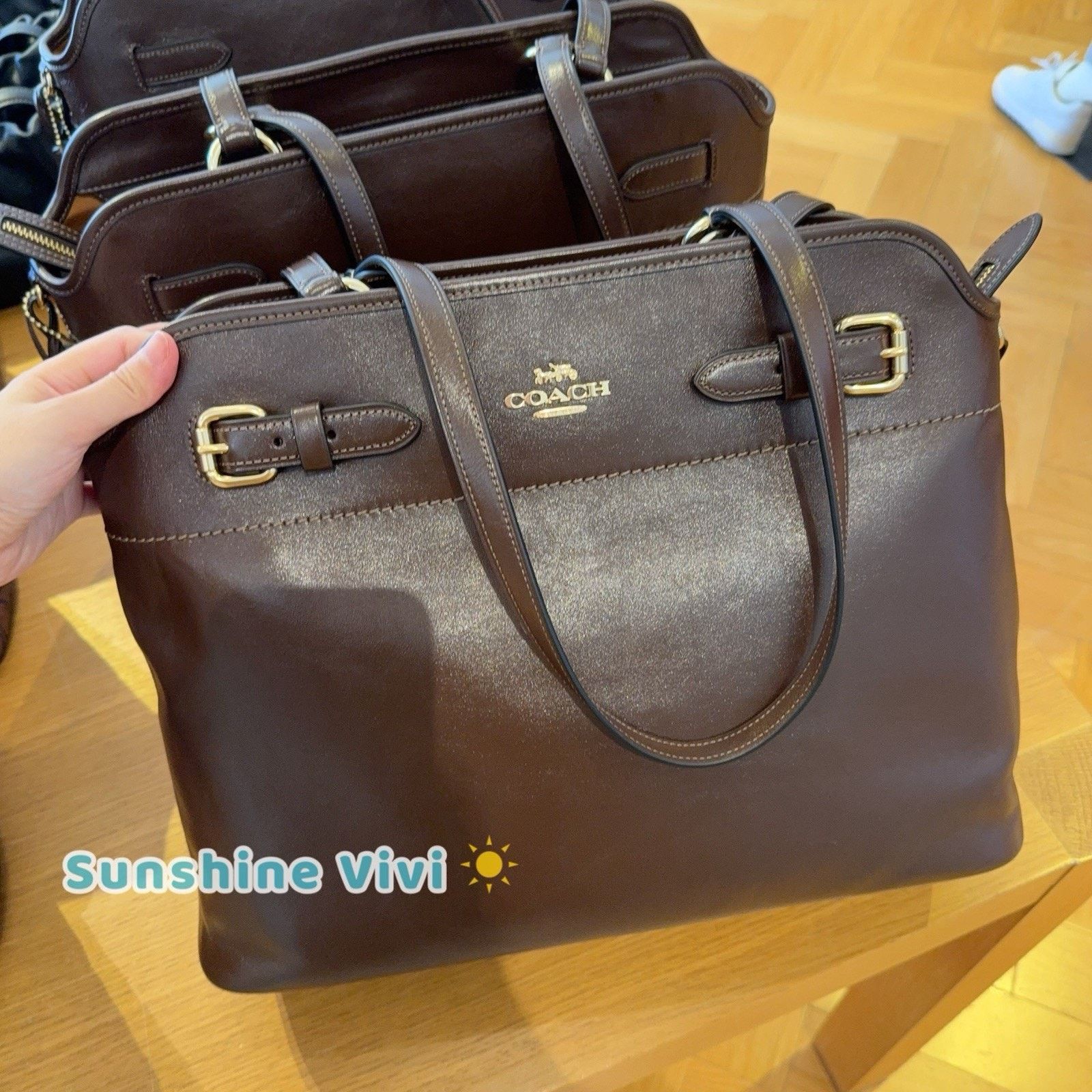 NWT Coach Easton Tote Bag Gold MAPLE CCZ07 Shiny leather