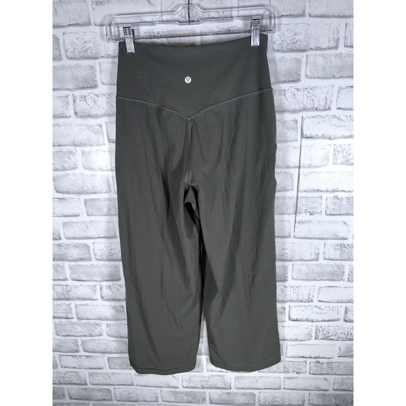 Lululemon LULULEMON Green Athletic Yoga Pants Womens 6 Cropped Activewear Yoga Pants Womens 6 Green LULULEMON Womens Size 28" / US 6 / IT 42 - 7 Thumbnail