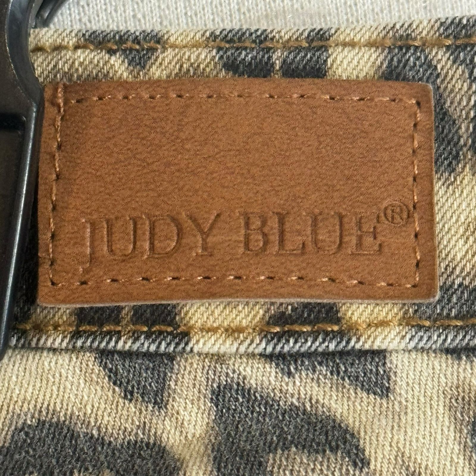 Judy Blue Judy Blue Jeans Size 7/28 Leopard Print Skinny Stretch Denim Size 28" / US 6 / IT 42 - 9 Thumbnail