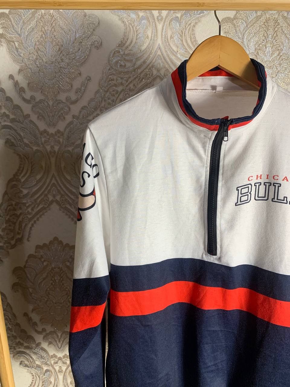 Vintage VERY RARE CHICAGO BULLS RETRO SWEATSHIRT NBA JORDAN Y2K 90s Size US S / EU 44-46 / 1 - 3 Thumbnail