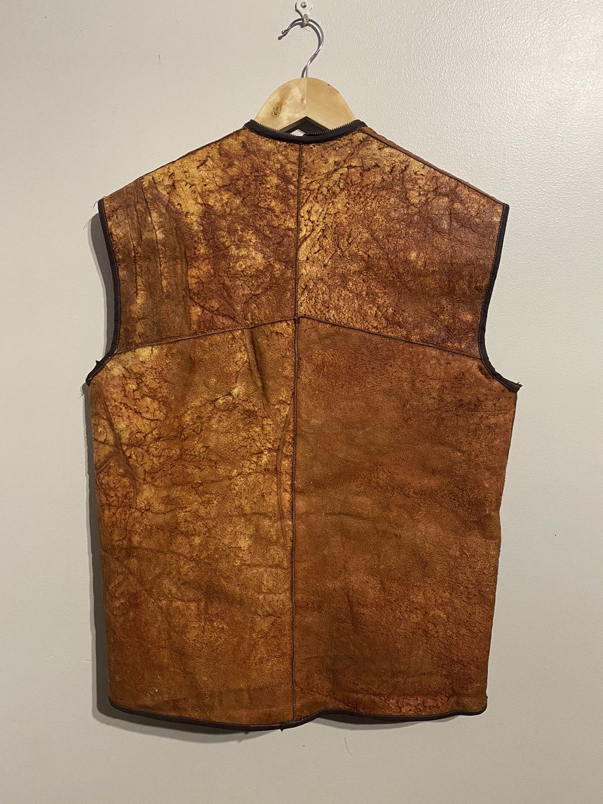 Vintage Vintage 60’s/70’s Canuck sherpa lined animal hide vest Size US L / EU 52-54 / 3 - 2 Thumbnail