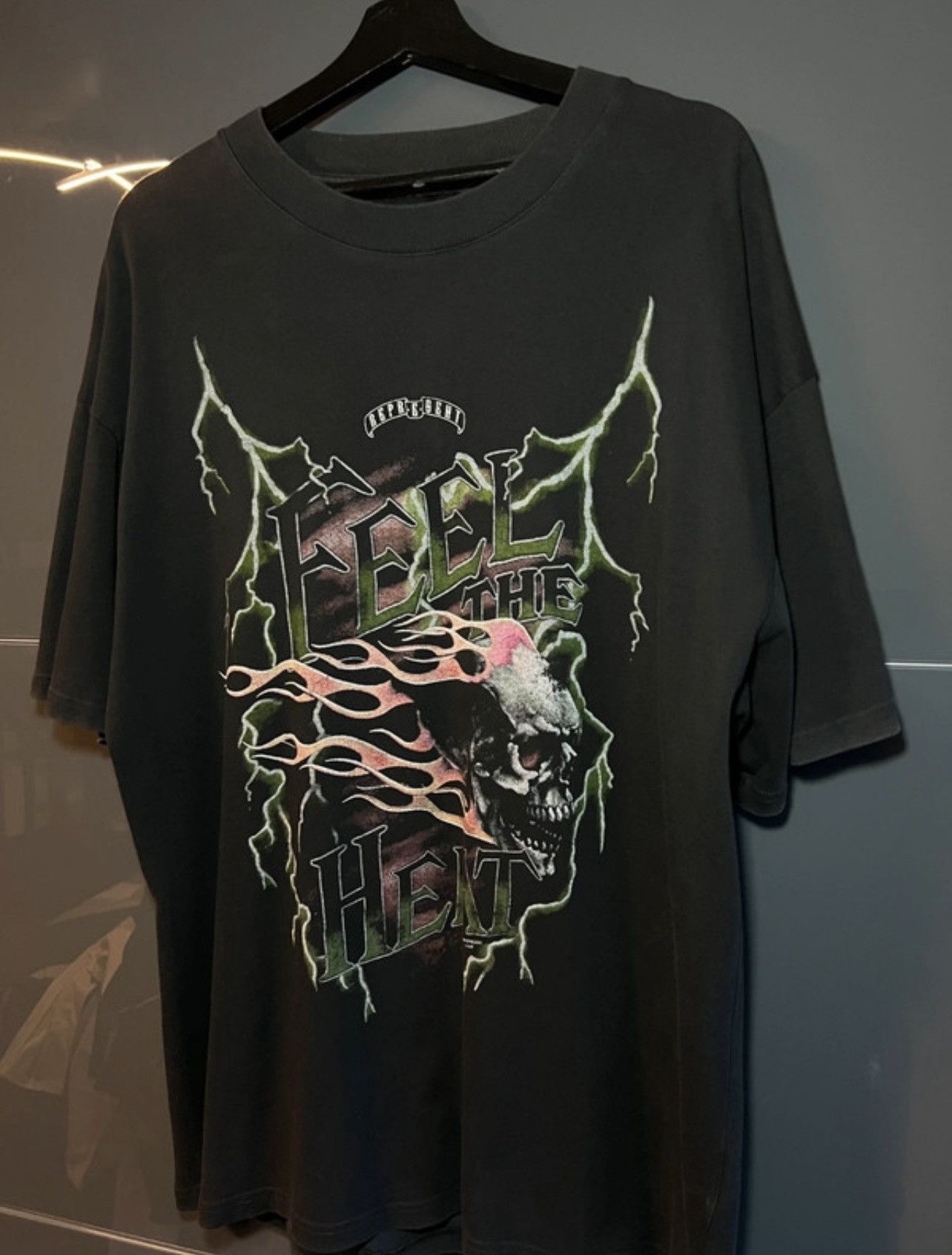 Represent Clo. Represent Heat Tour Shirt Size US XL / EU 56 / 4 - 2 Thumbnail