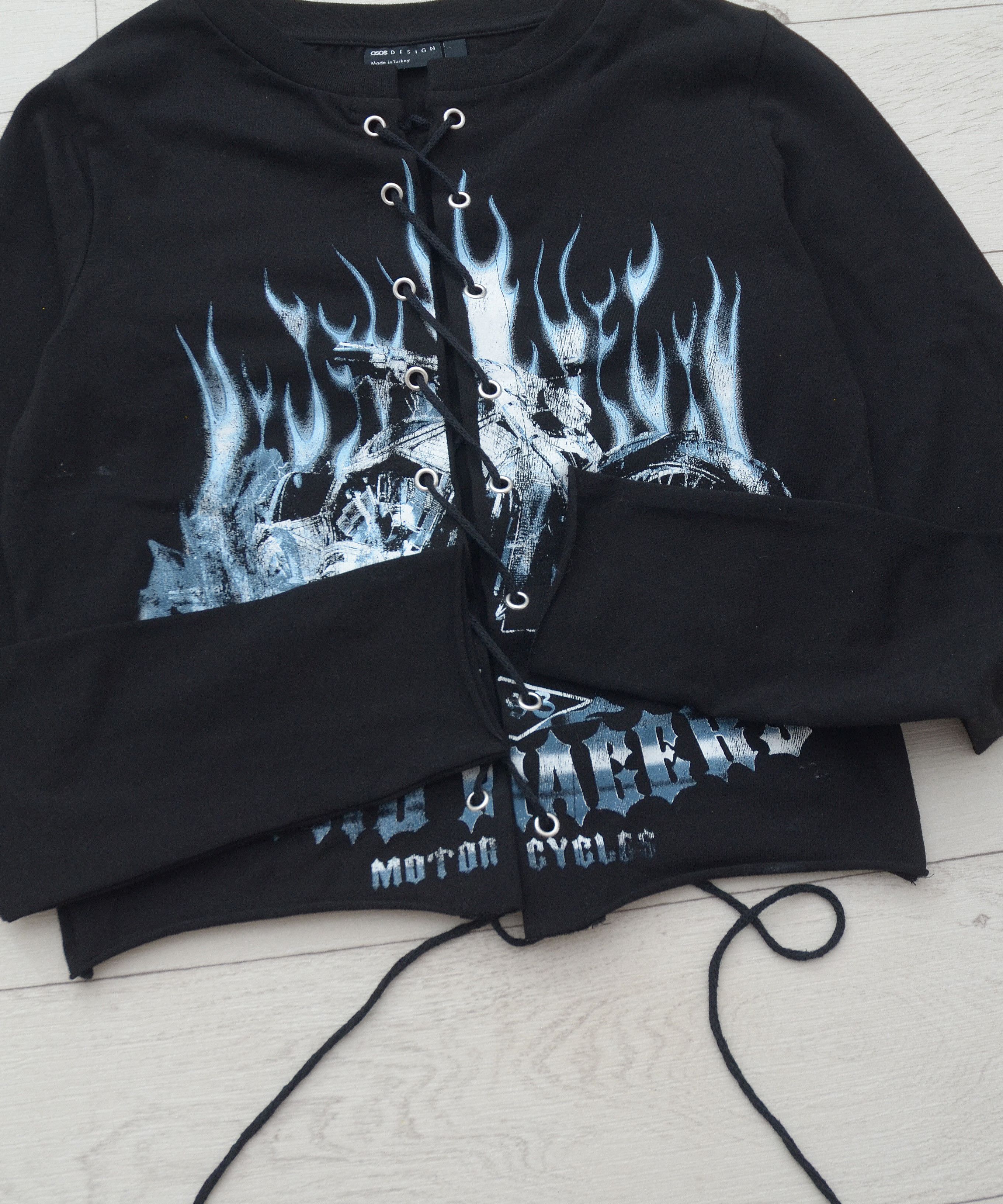 Asos × Vintage ASOS DESIGN Long sleeve top lace up and Rock Graphic Y2K Size US M / EU 48-50 / 2 - 9 Thumbnail