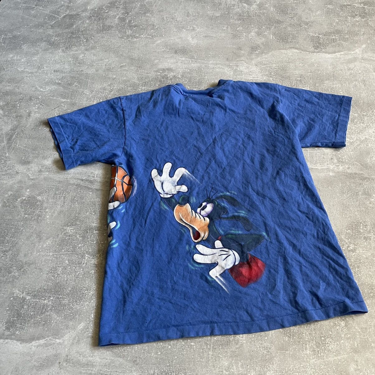 Disney Usa 90s Vintage Goofy Walt Disney NBA Basketball Tee Shirt Size US M / EU 48-50 / 2 - 2 Thumbnail