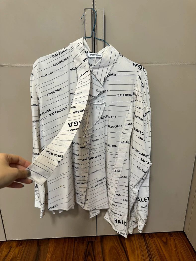 Balenciaga size 40 shirt