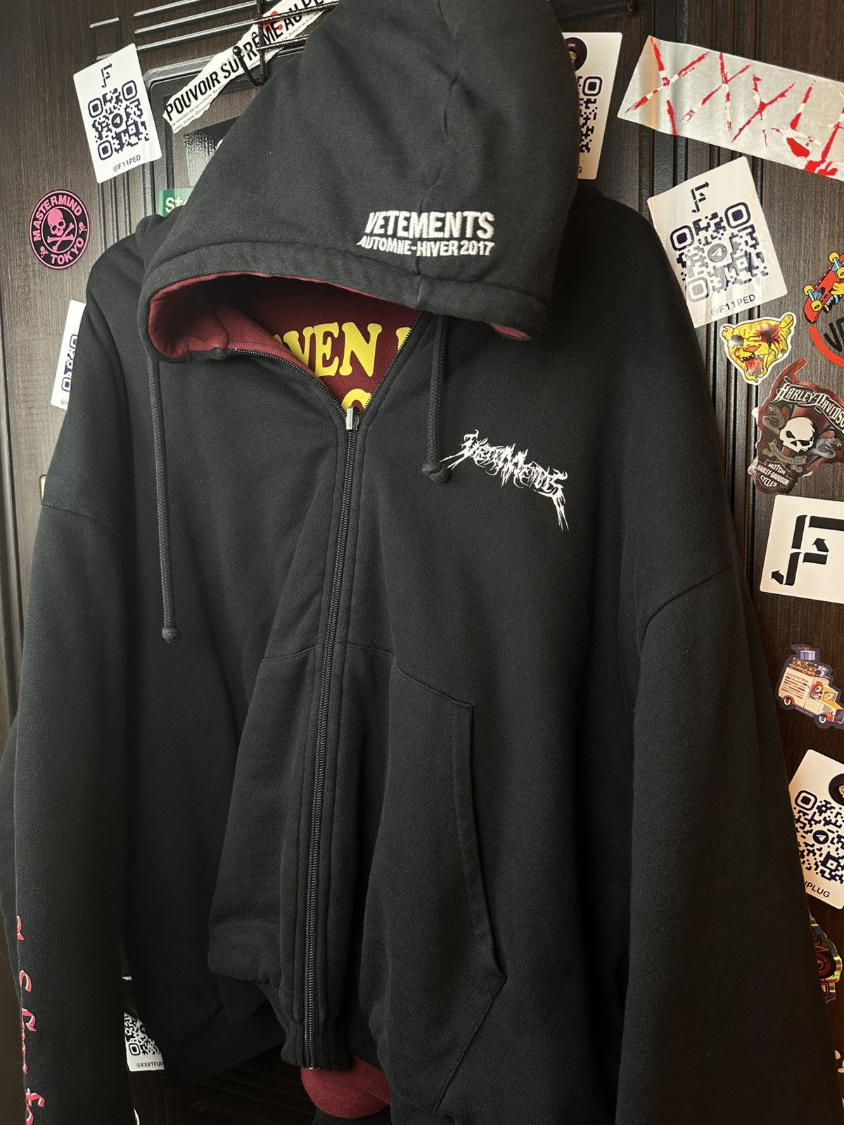 Vetements Vetements Total Fucking Darkness x 11 inch Gun Club 2 Side L Size US L / EU 52-54 / 3 - 7 Thumbnail