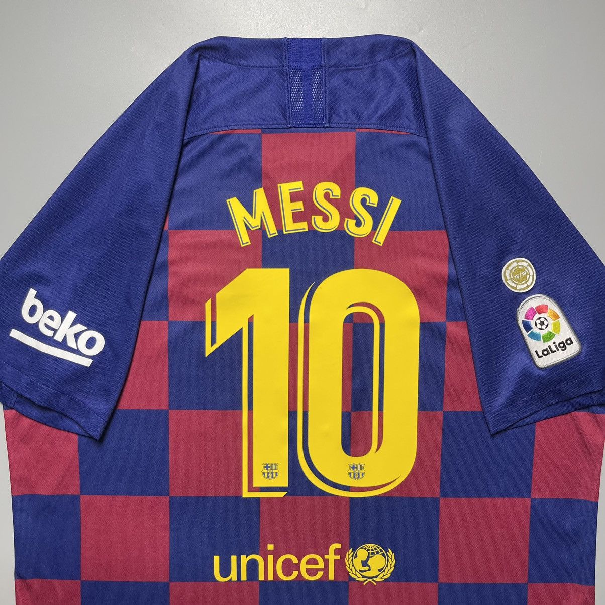 Vintage BARCELONA NIKE 2019/2020 FOOTBALL HOME JERSEY #10 MESSI Size US XXL / EU 58 / 5 - 9 Thumbnail
