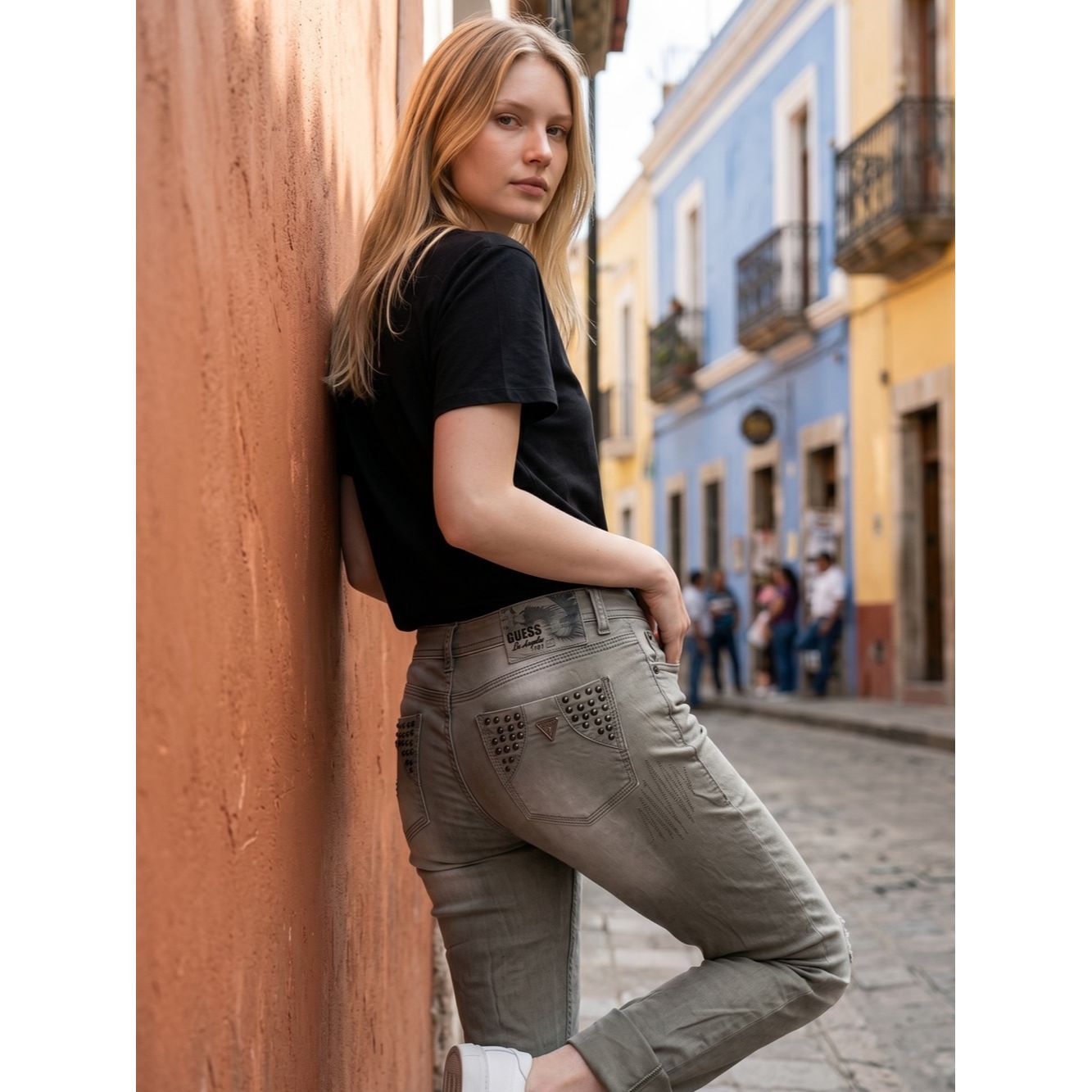 Guess Vintage Guess Olive Cropped Distressed Low Rise Jeans With Size 28" / US 6 / IT 42 - 2 Thumbnail