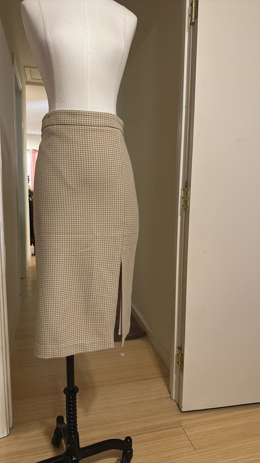 Aritzia Houndstooth checkered pencil skirt size 4 Size 27" / US 4 / IT 40 - 1 Thumbnail