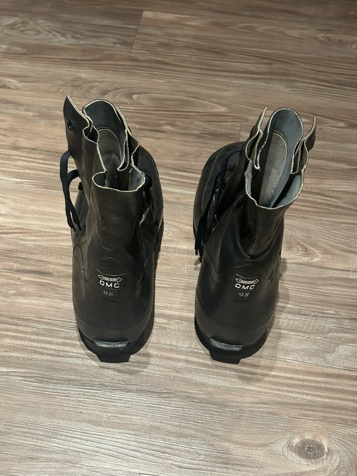 Vintage RARE MICKEY/BUNNY BOOTS Size US 9 / EU 42 - 2 Thumbnail