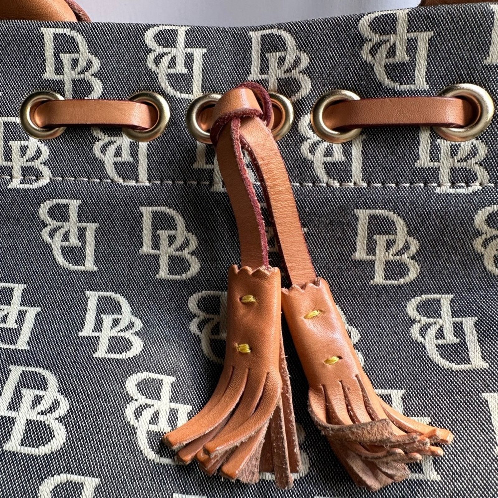 Dooney & Bourke Vintage Dooney & Bourke Authentic Tulip Tassel Tote Bag Size ONE SIZE - 11 Thumbnail