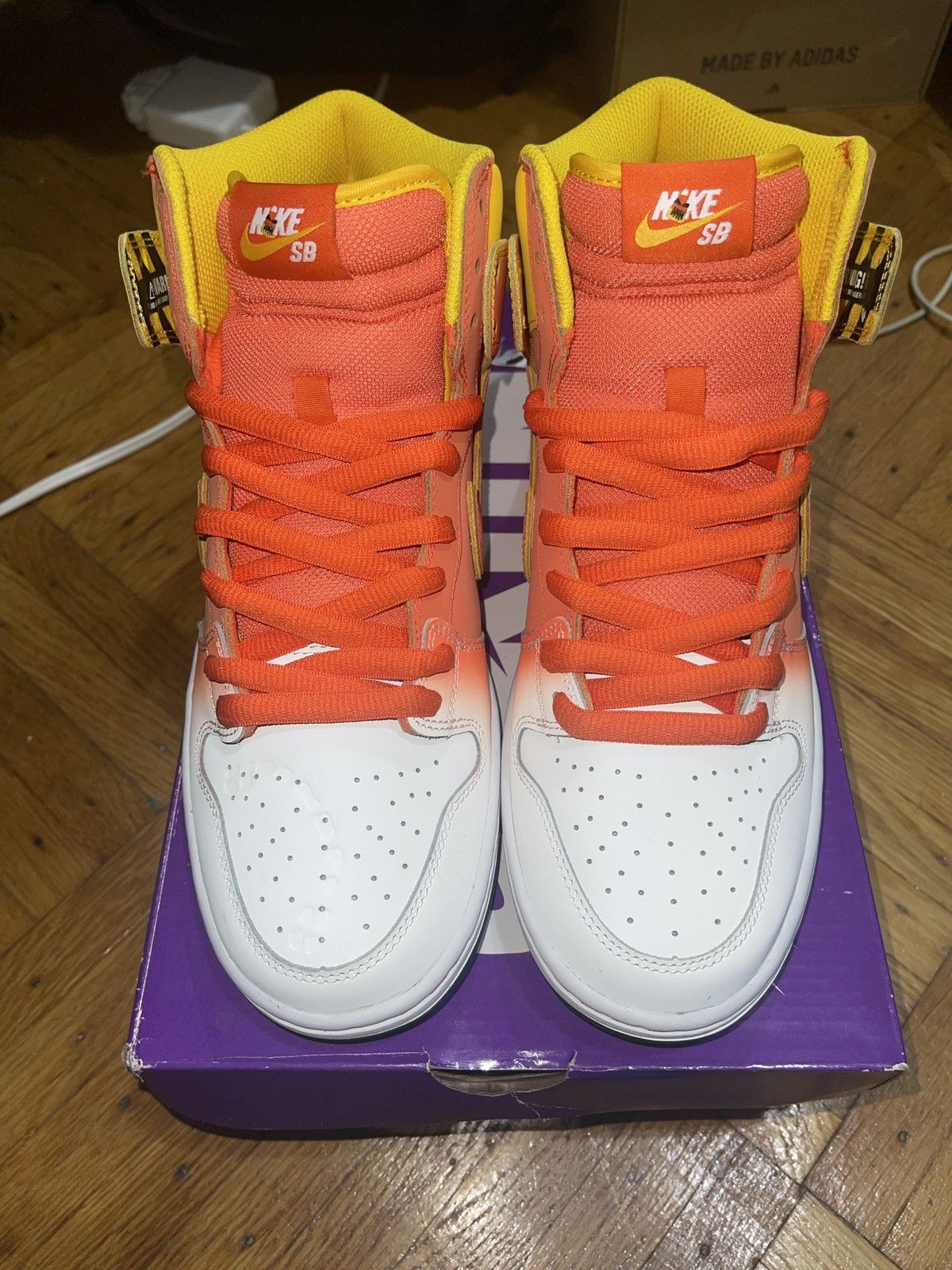 Nike SB Nike SB Dunk High x Sweet Tooth Candy Corn Size US 9 / EU 42 - 8 Thumbnail