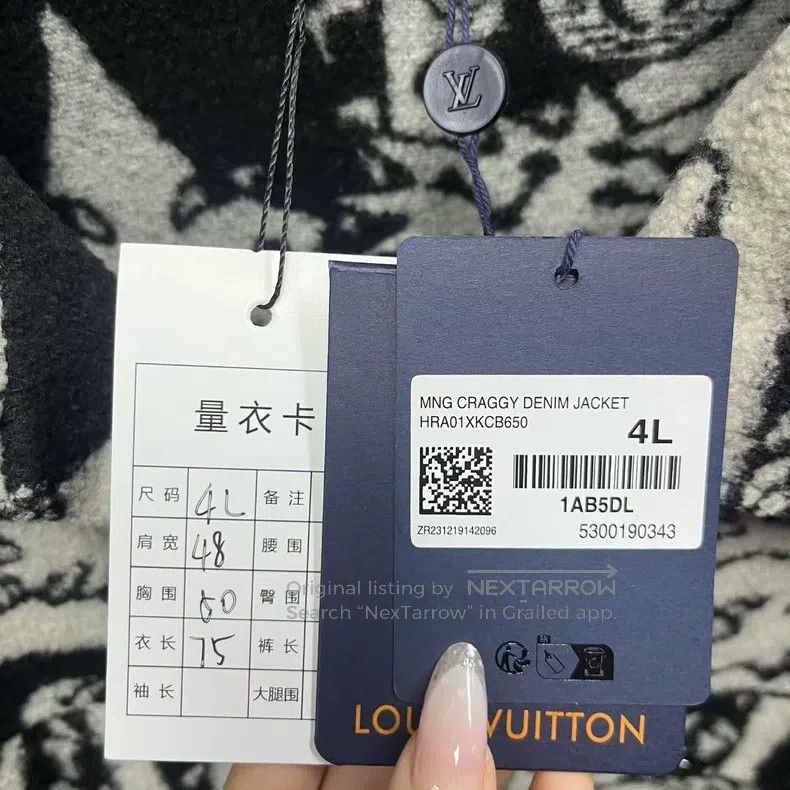 Louis Vuitton Louis Vuitton size 4l Black and white full cartoon jacket Size US M / EU 48-50 / 2 - 4 Thumbnail