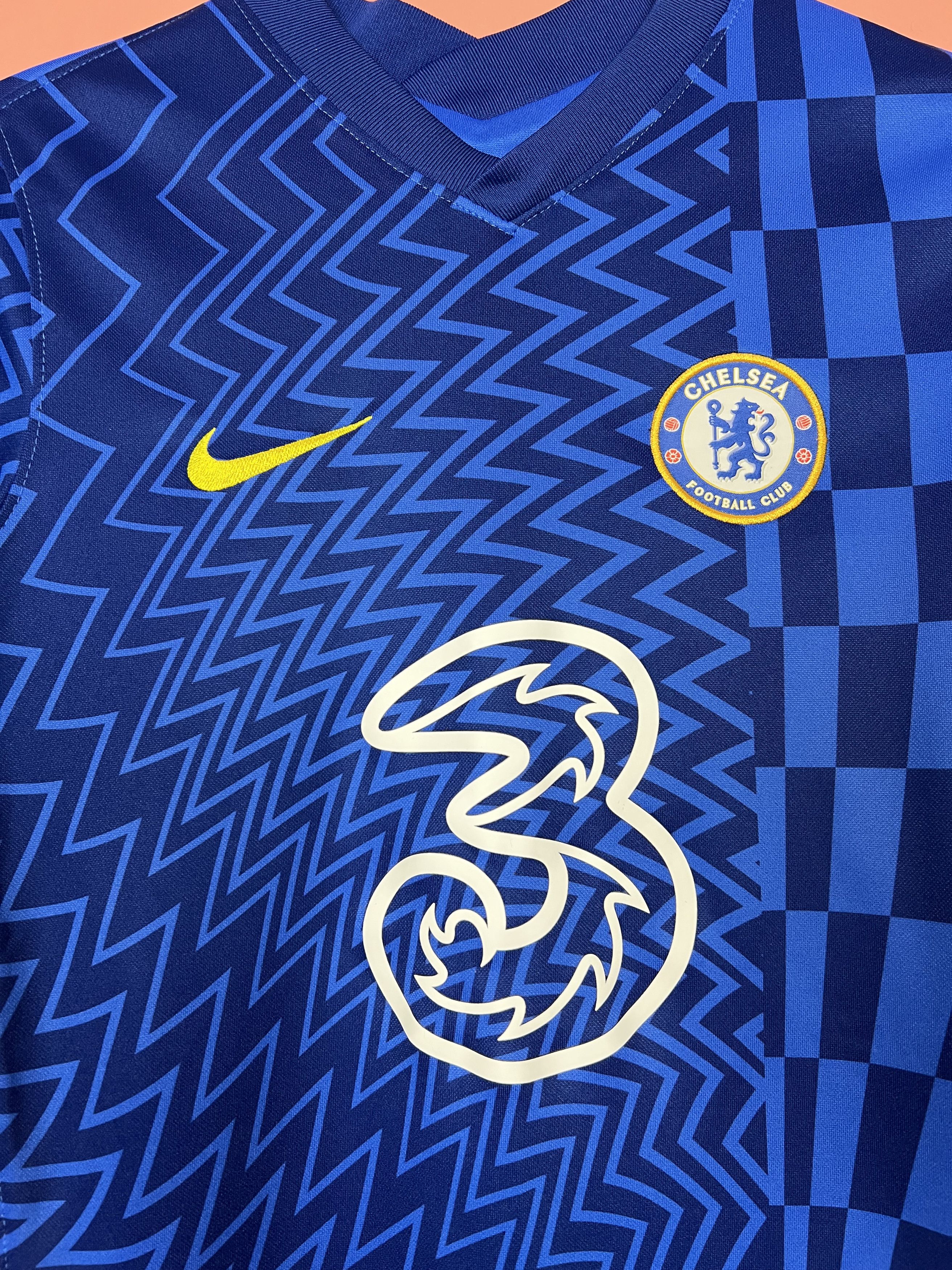 Chelsea Soccer Nike Chelsea soccer jersey Kids teen football Size US L / EU 52-54 / 3 - 10 Thumbnail