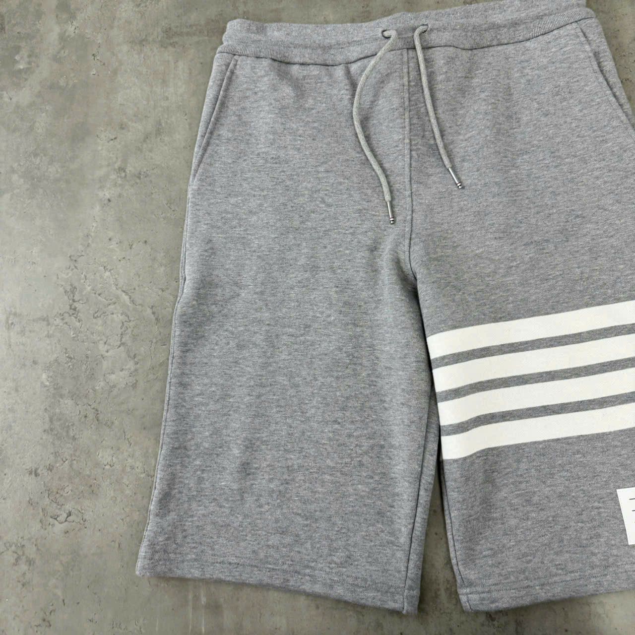Thom Browne THOM BROWNE Bermuda Shorts In Grey Melange Cotton Size US 33 - 3 Thumbnail