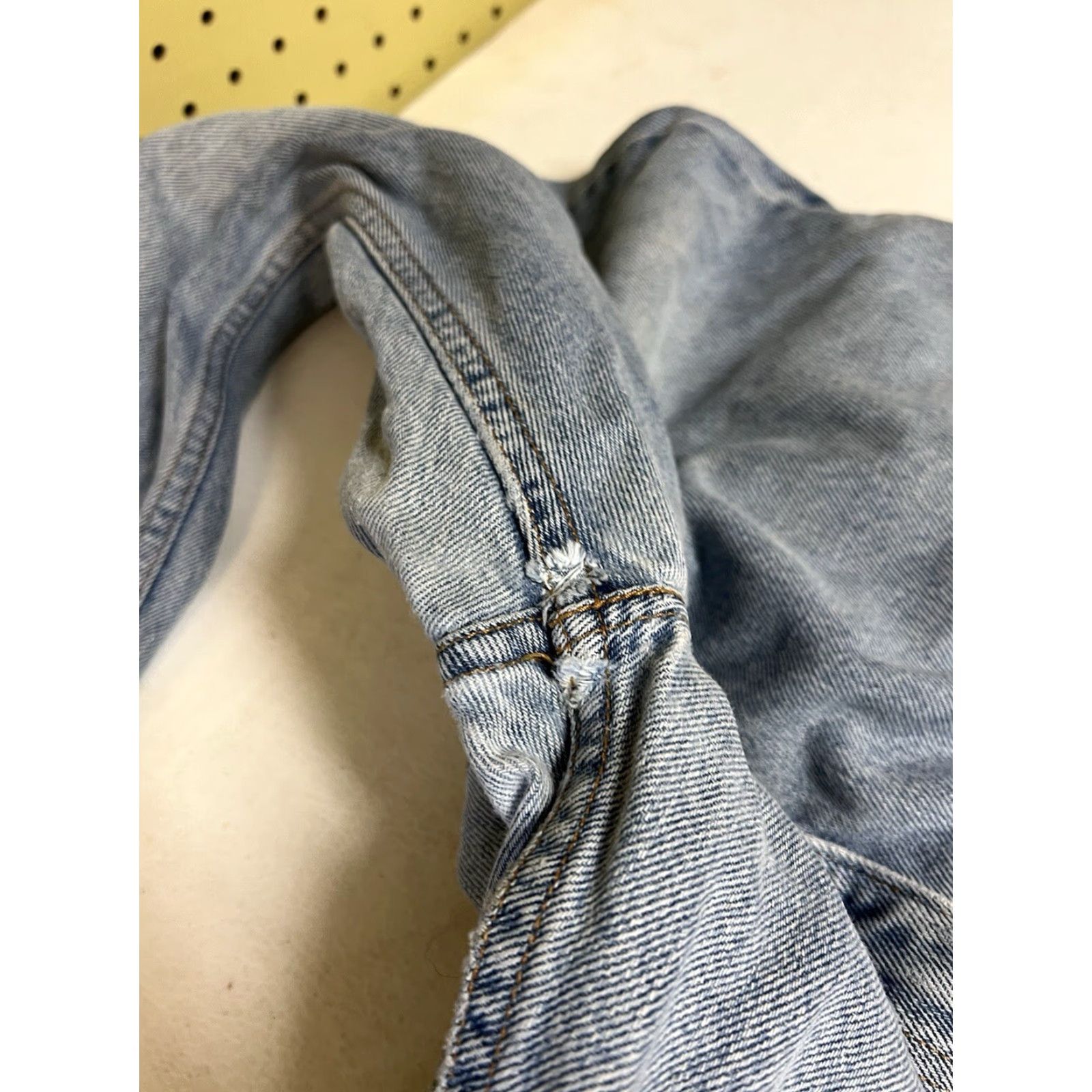 Levi's VINTAGE Levi's Jeans Mens 32x30 Blue 505 Regular Fit Straight Leg Distressed Size US 32 / EU 48 - 4 Thumbnail