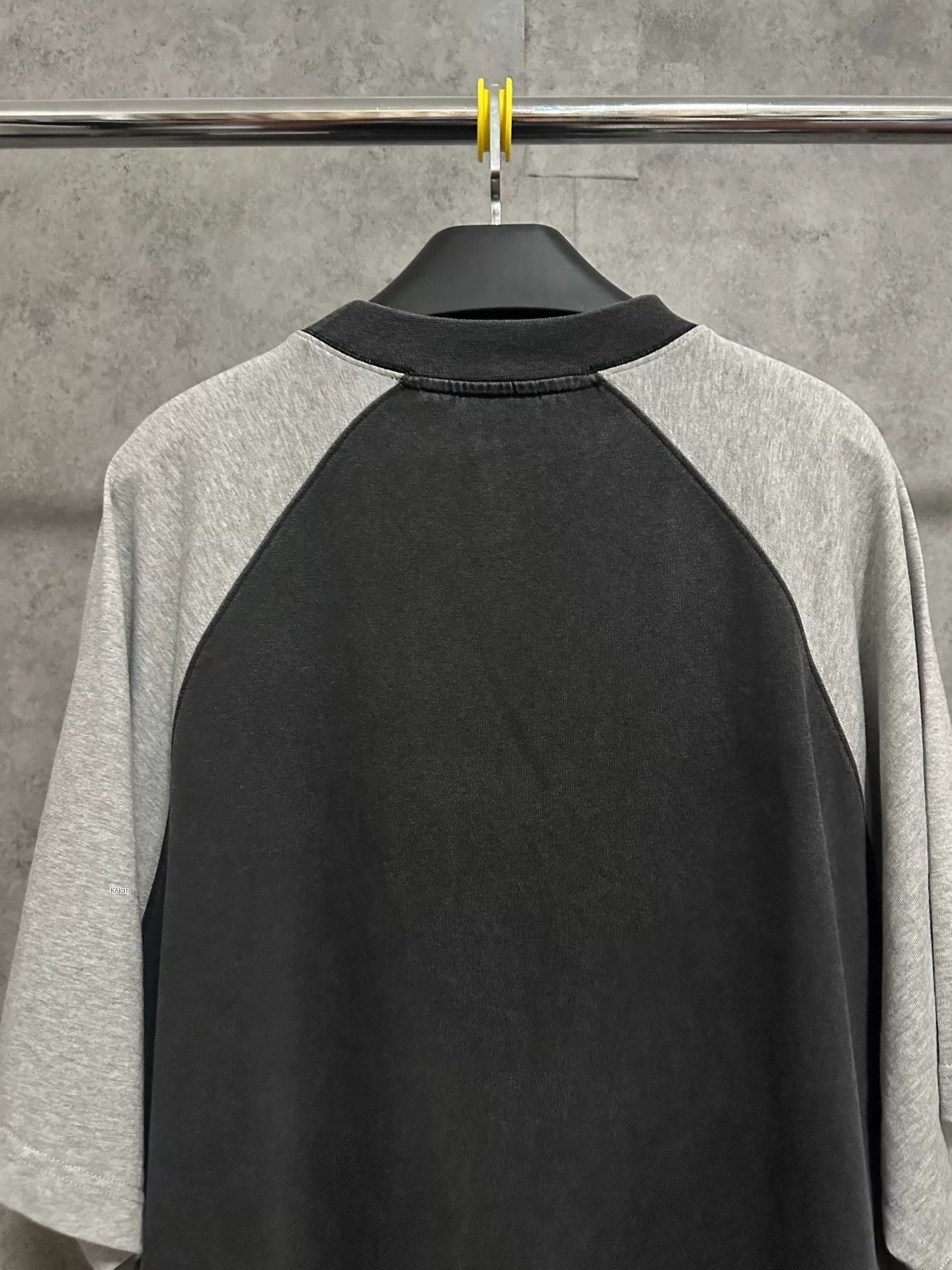 Balenciaga Balenciaga 3B Logo Black-Gray Short-Sleeve T-Shirt Size US S / EU 44-46 / 1 - 5 Thumbnail