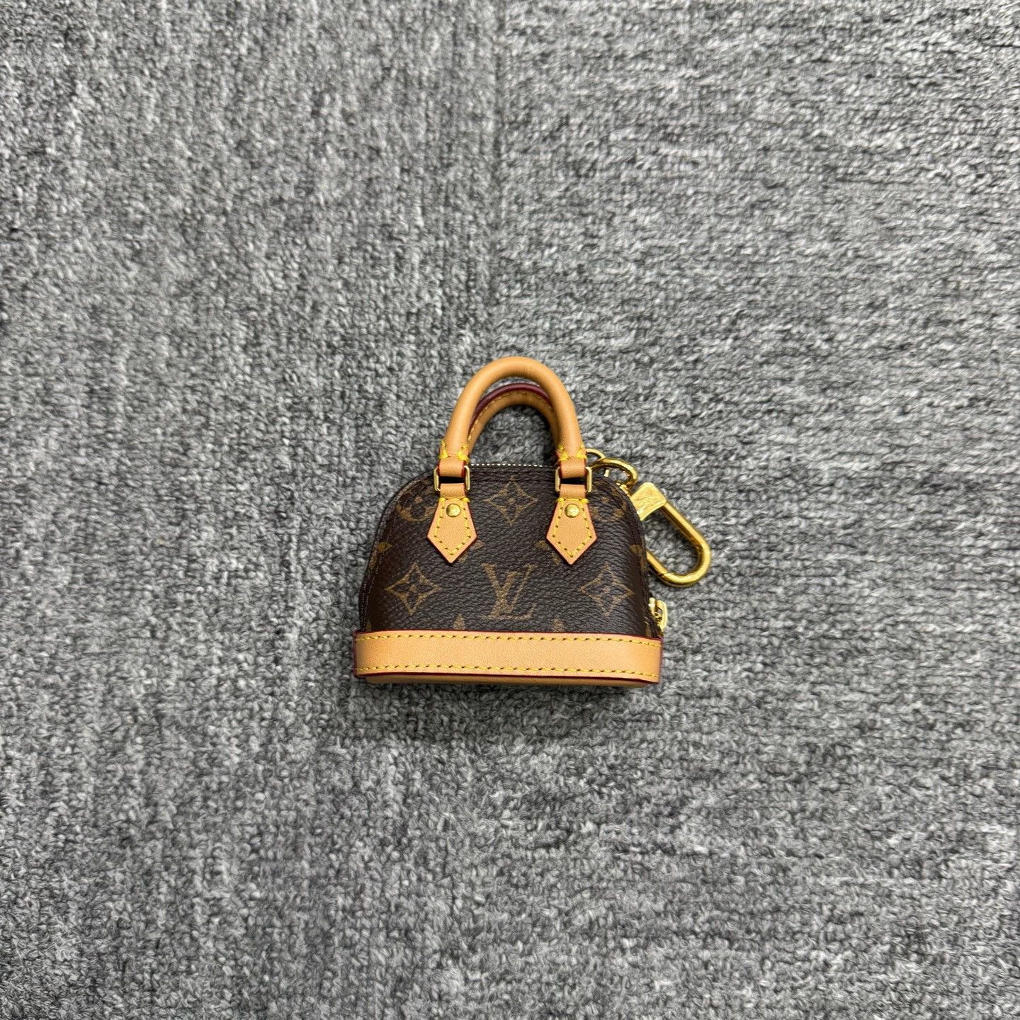Louis Vuitton LV Alma MICRO Brown Tiger Shell Bag Charms8x3.5x6cm Size ONE SIZE - 5 Thumbnail