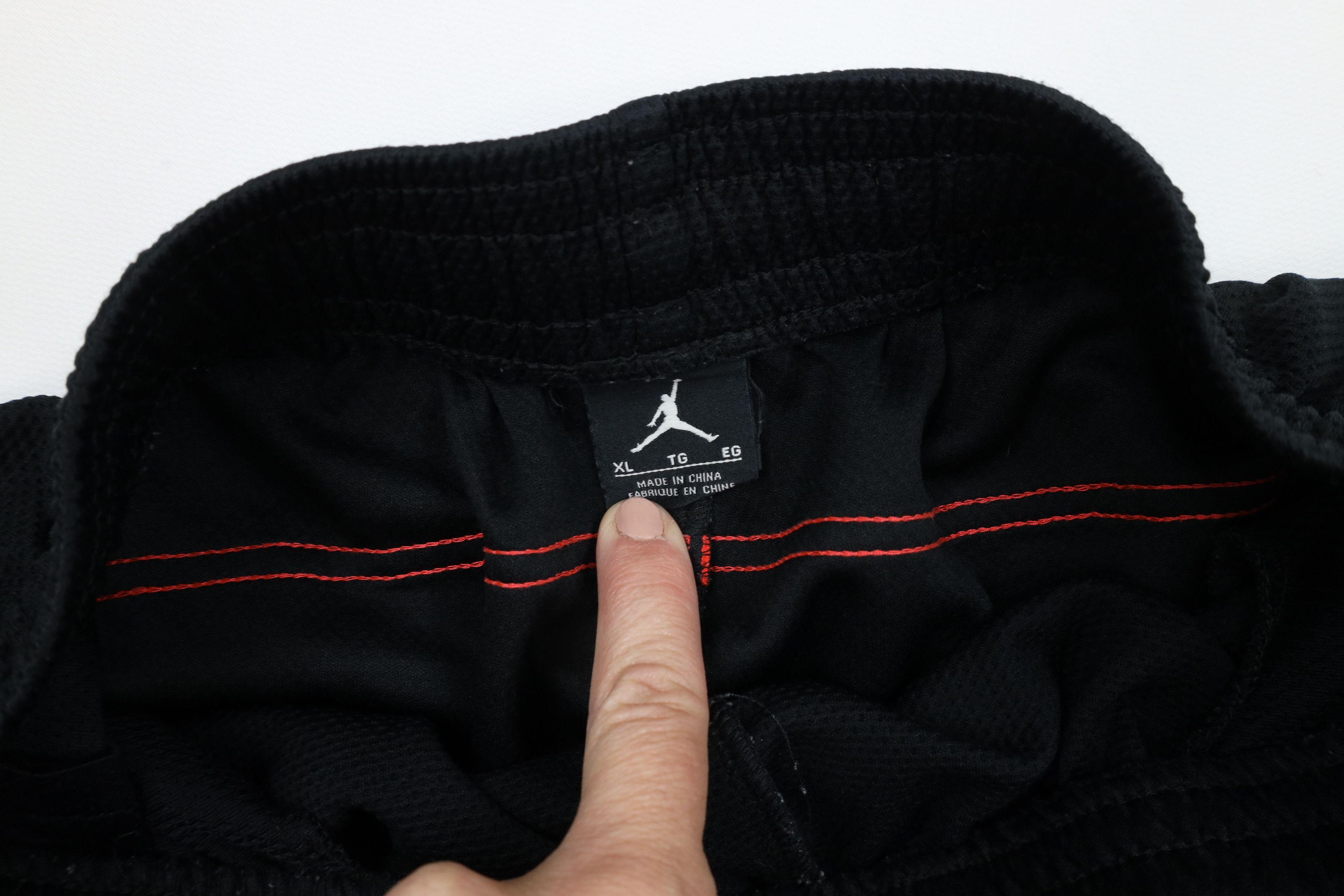 Nike × Vintage Vintage Nike Air Jordan Out Heavyweight Basketball Shorts Size US 36 / EU 52 - 9 Thumbnail