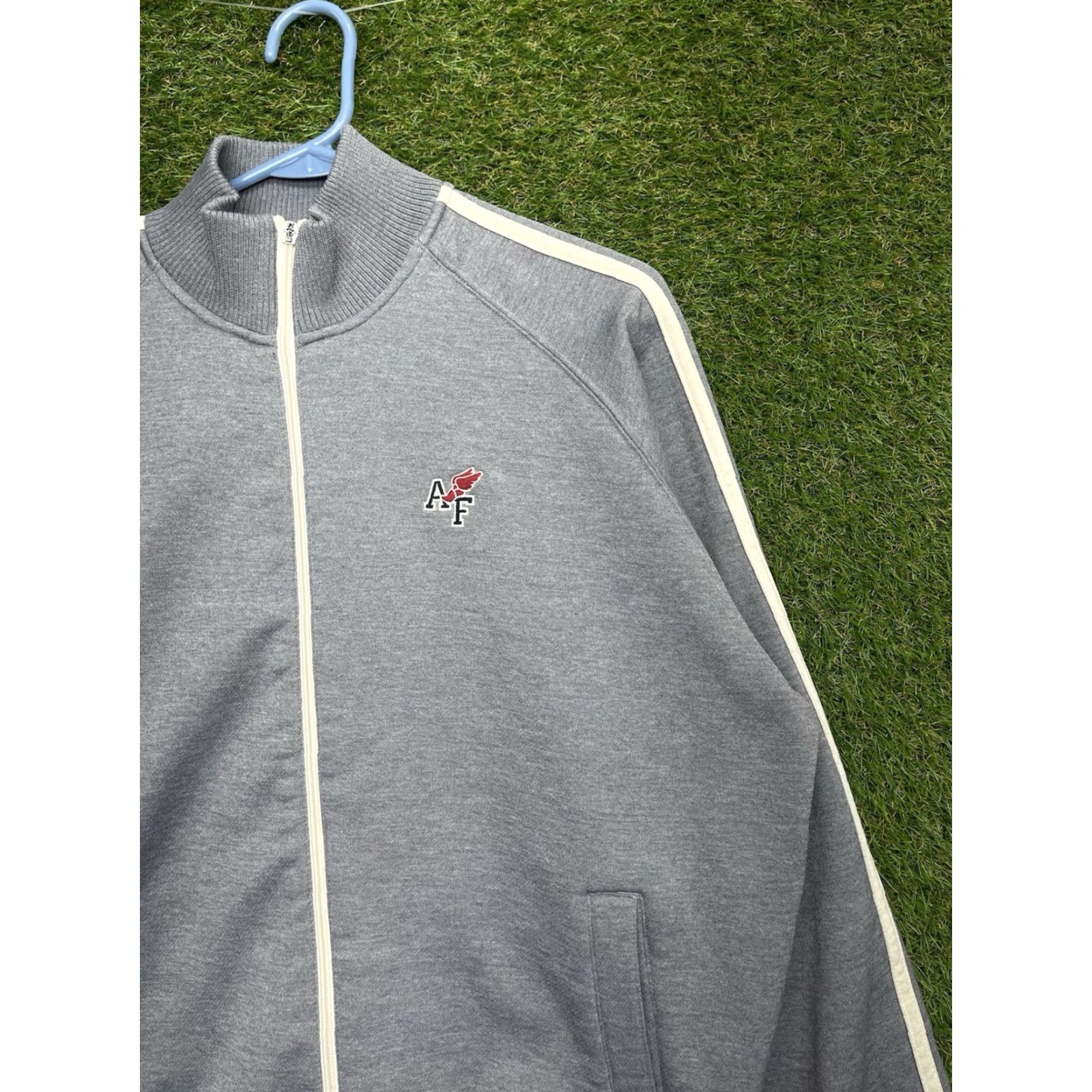 Abercrombie & Fitch VINTAGE Abercrombie & Fitch Tracksuit Jacket Mens L Embroidered Arm Stripes Grey Size US 33 - 2 Thumbnail