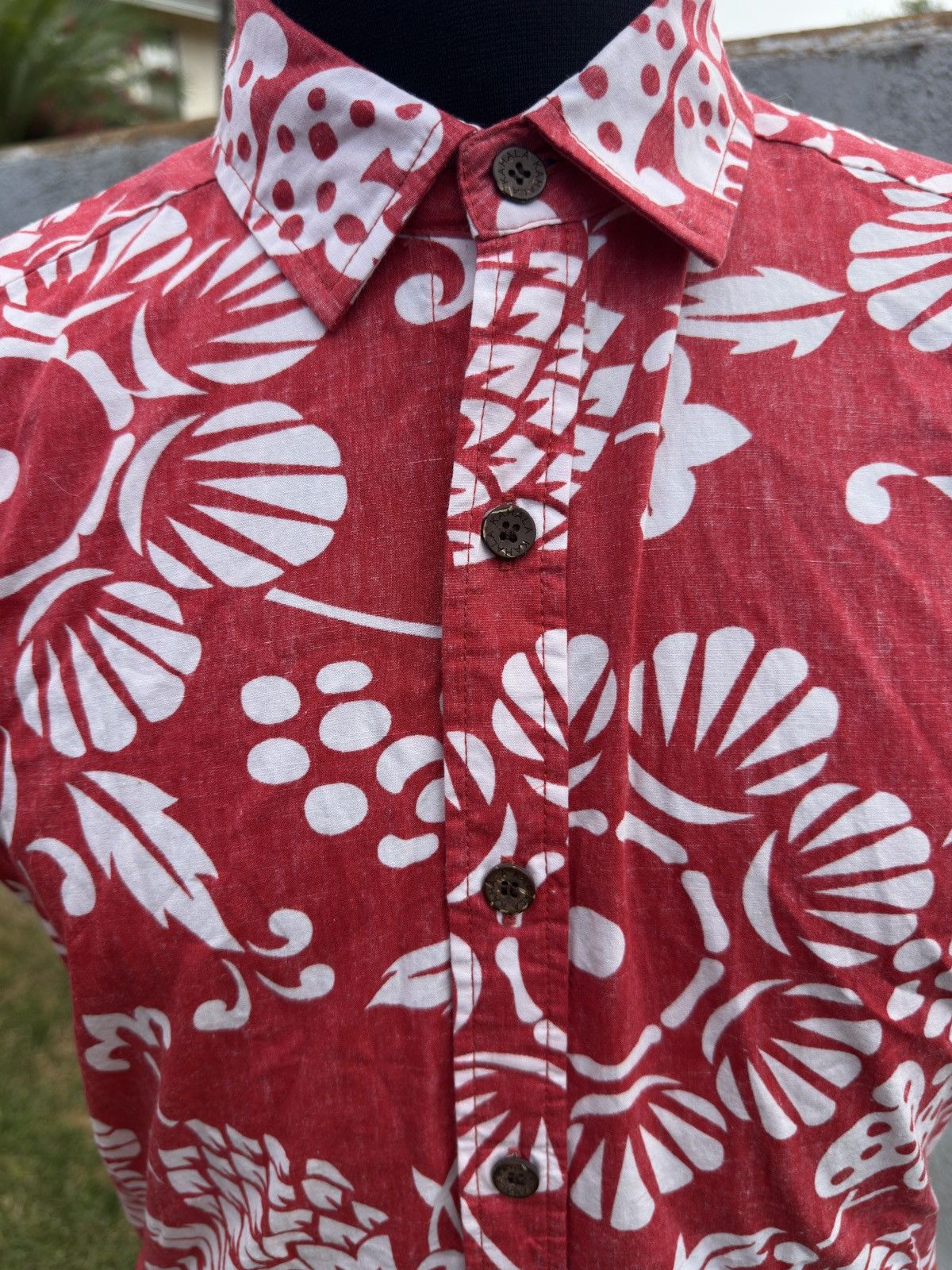 Kahala PreOwned Kahala Hawaiian Print Red Full Button Men's Small Size US S / EU 44-46 / 1 - 3 Thumbnail