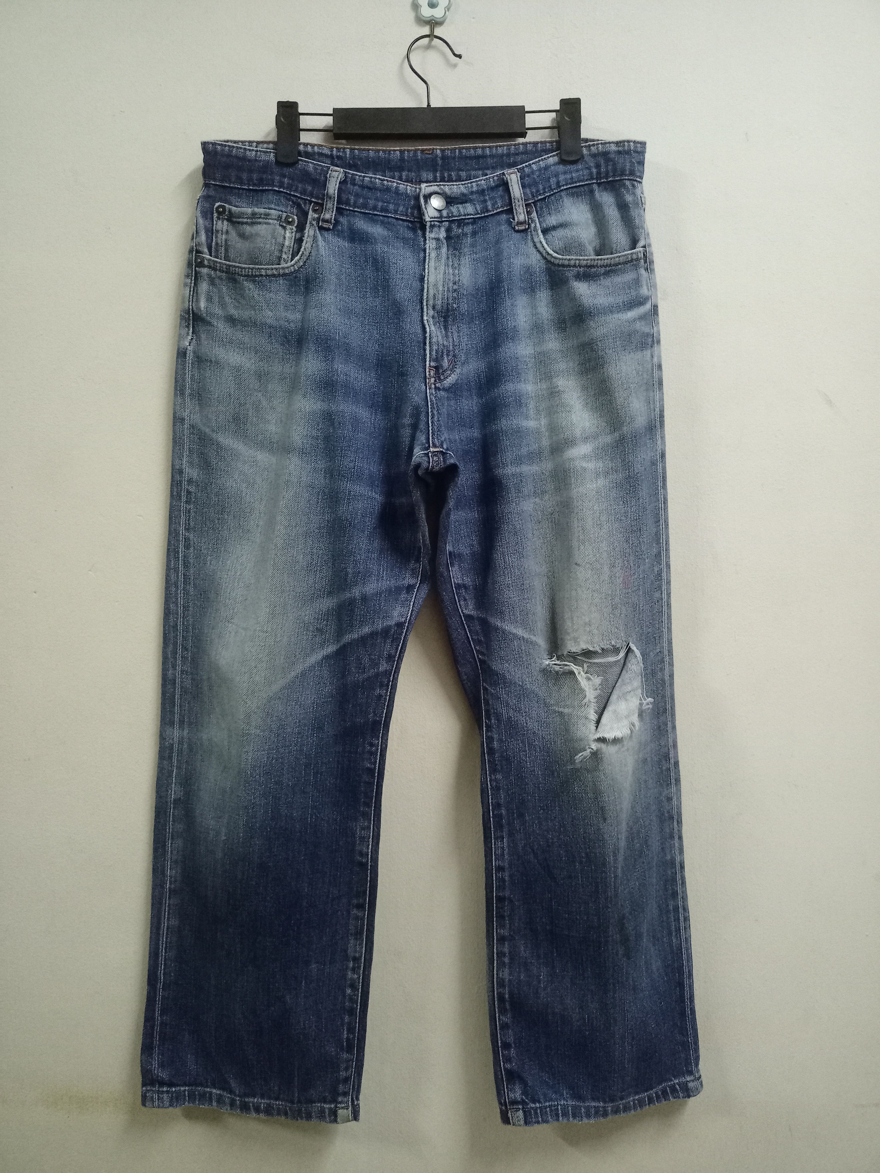 Japanese Brand × Uniqlo S003 Vintage Japanese Uniqlo Distressed Baggy Jeans Size US 34 / EU 50 - 1 Thumbnail