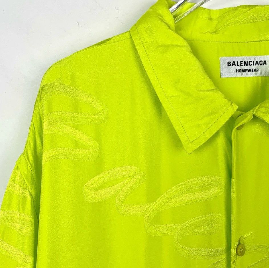 Balenciaga Balenciaga 21 logo printed collar fluorescent green short Size XS / US 0-2 / IT 36-38 - 3 Thumbnail