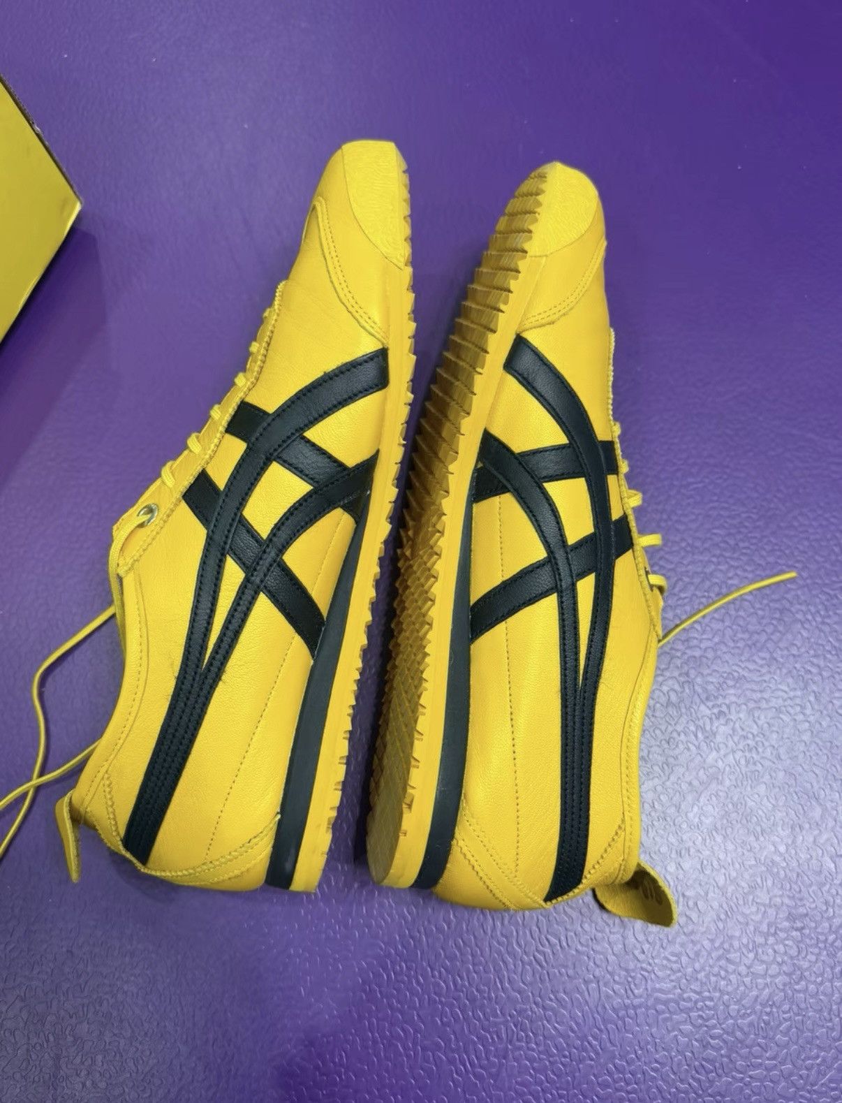 Onitsuka Tiger 【Onitsuka Tiger】MEXICO 66 SD Yellow & Black Colorway Size US 9 / EU 42 - 4 Thumbnail