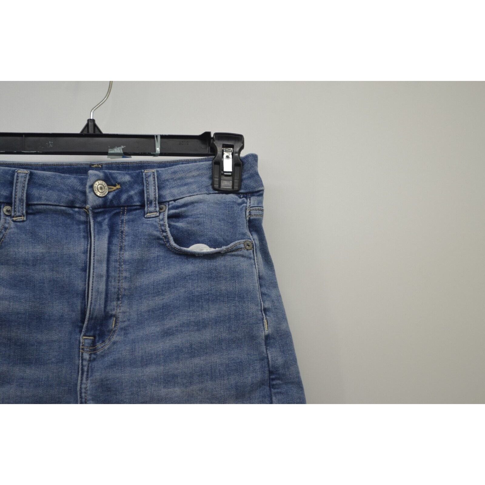 American Eagle Outfitters American Eagle Outtfiters Size 4 Blue Denim Short Cut offs Size 27" / US 4 / IT 40 - 4 Thumbnail