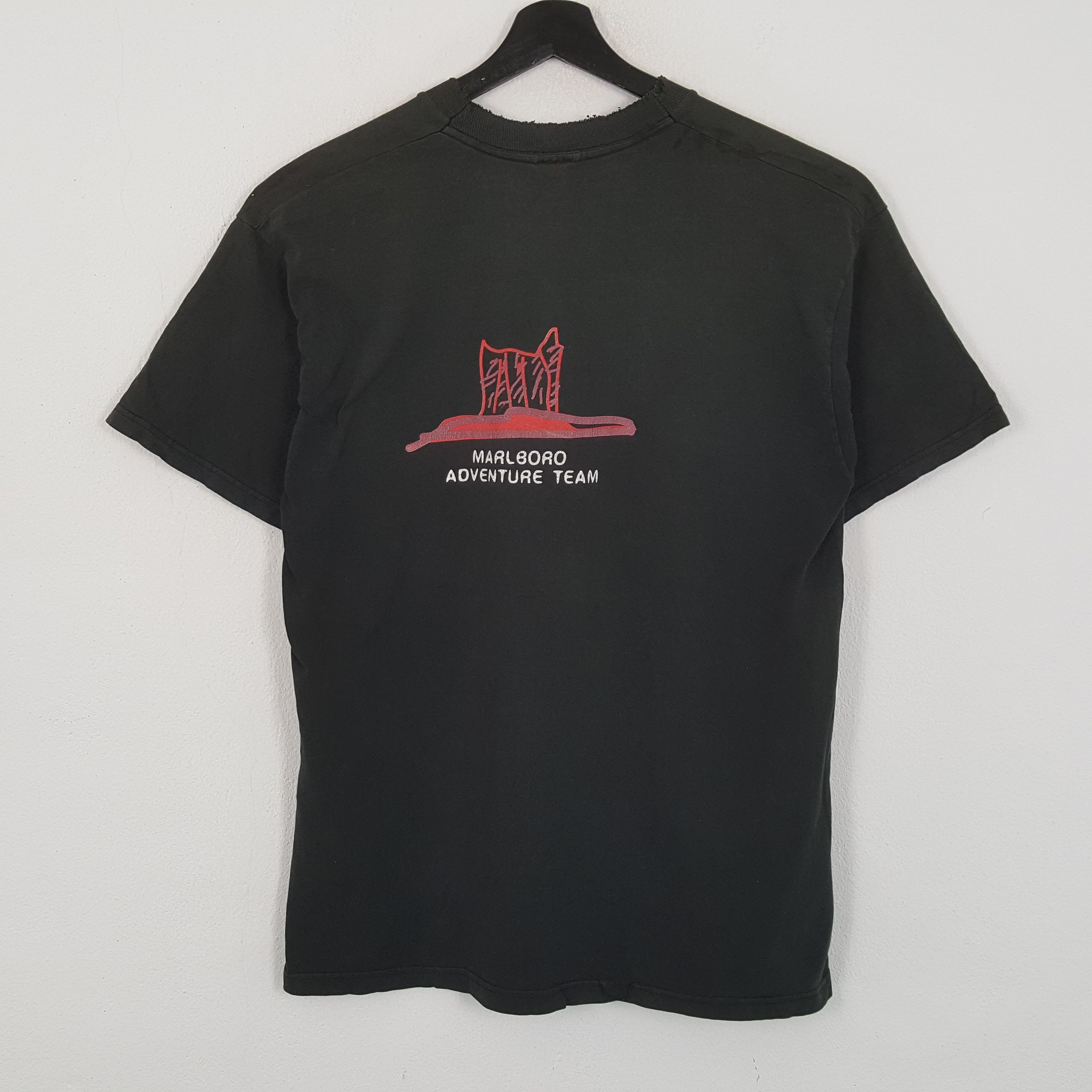 Marlboro × Vintage MARLBORO ADVENTURE TEAM Distressed Tshirt Size US L / EU 52-54 / 3 - 3 Thumbnail