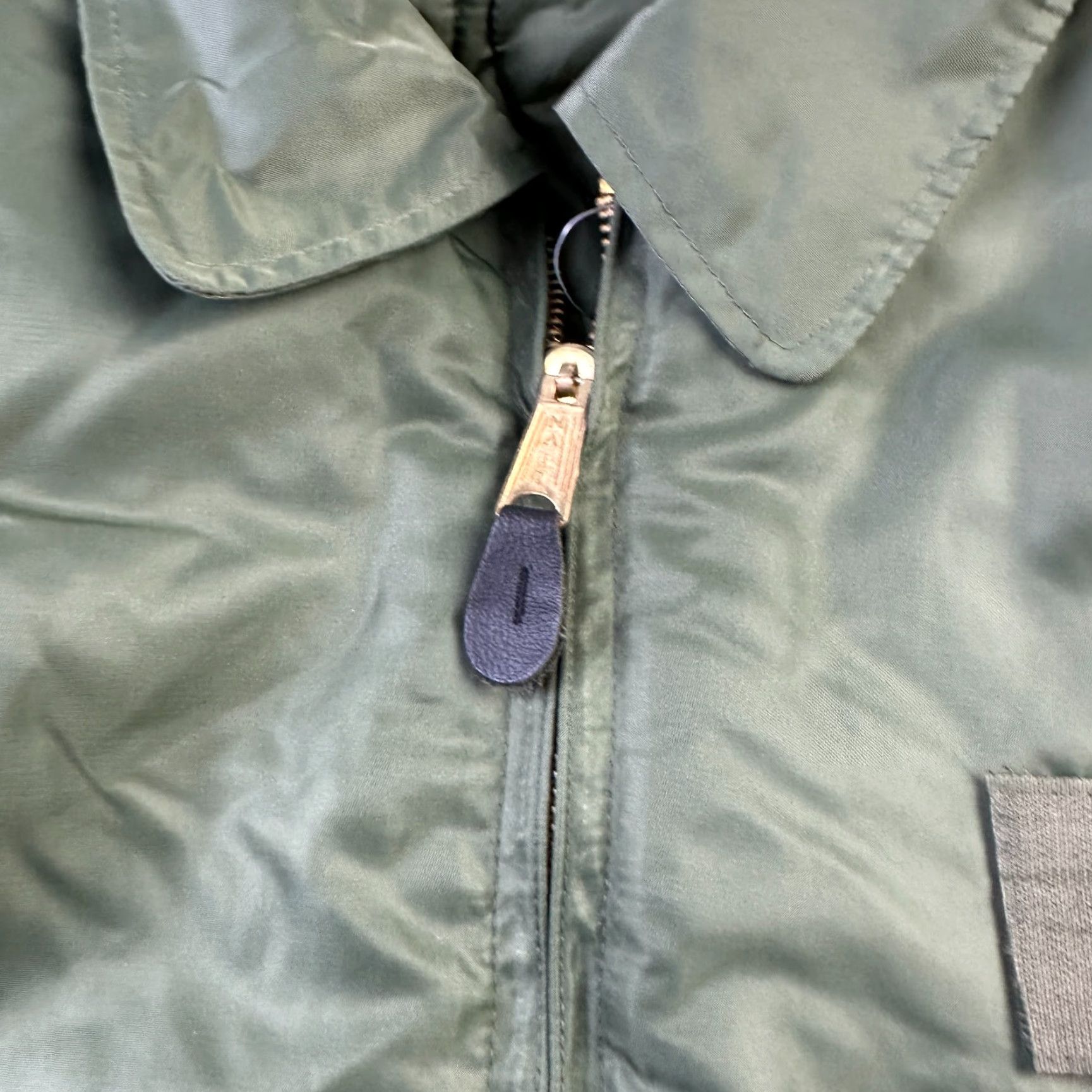 Rothco Rothco CWU-45/P Bomber Jacket Mens XL Green Vintage: No, Military, Outdoor, 90s, Nylon, Zip, Short Length, Regular Fit, Wool? Size US XL / EU 56 / 4 - 6 Thumbnail