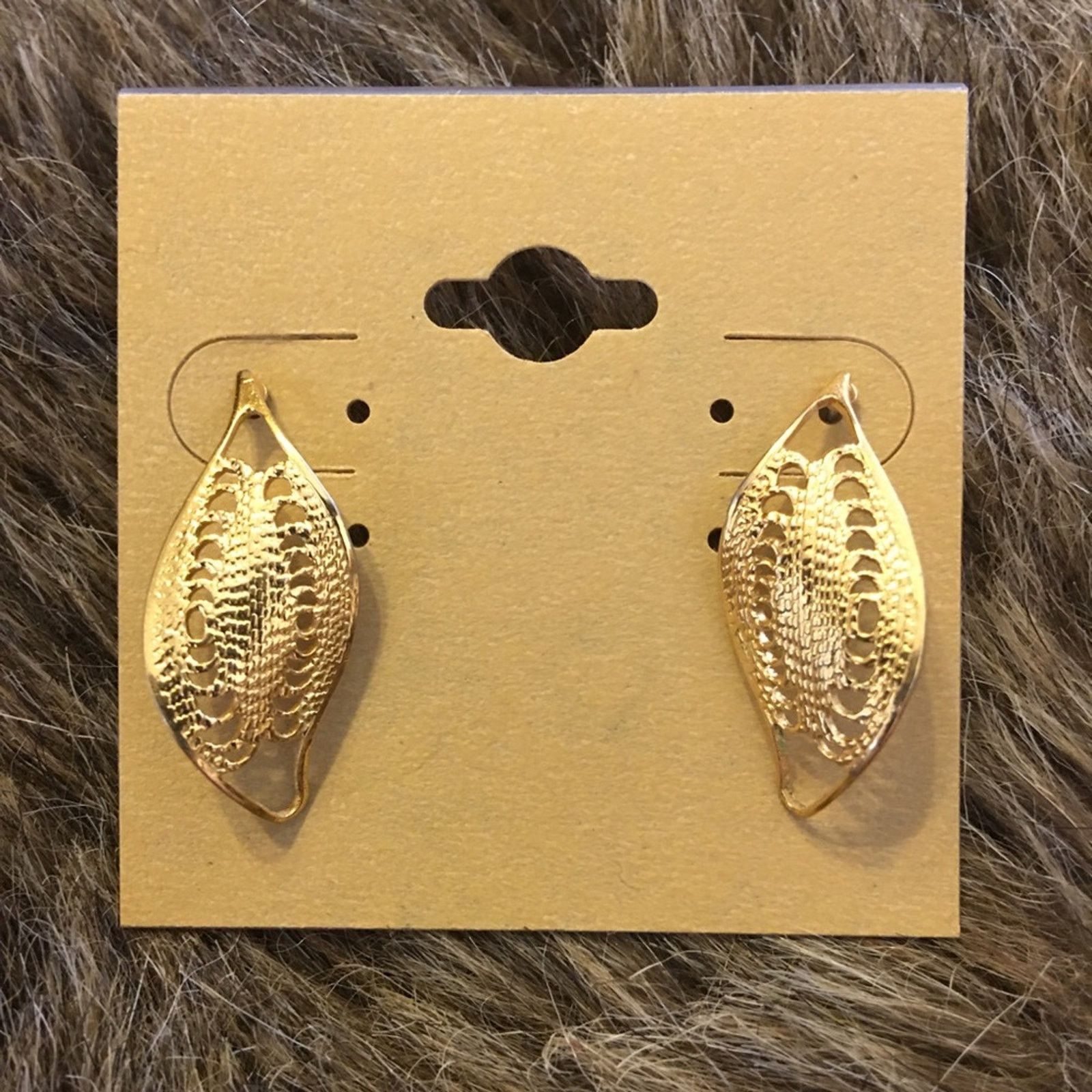 Vintage Vintage gold tone curved leaf pierced earrings Size ONE SIZE - 2 Thumbnail