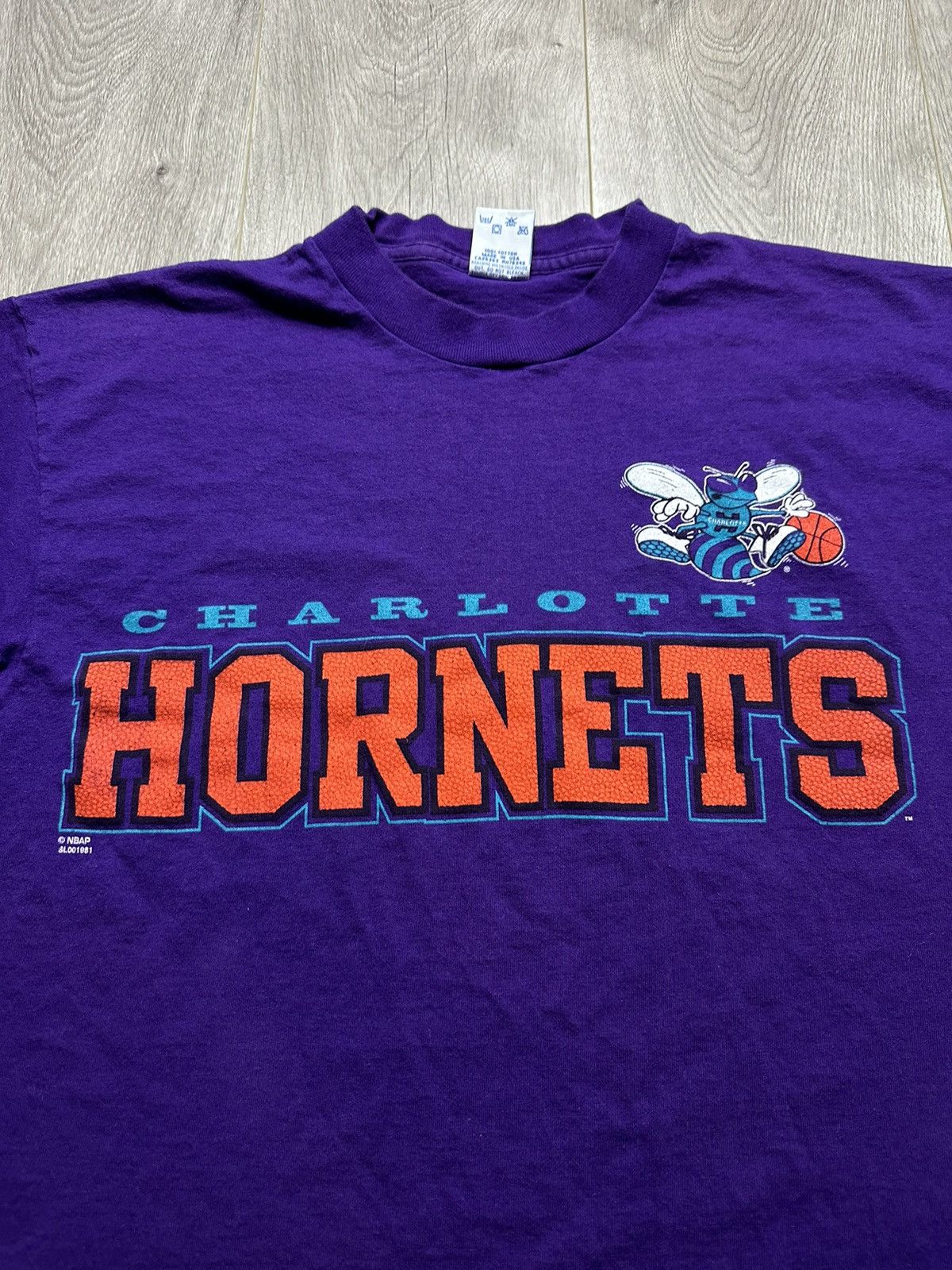 NBA × Salem Sportswear × Vintage Vintage Charlotte Hornets 90s T-Shirt Size US L / EU 52-54 / 3 - 3 Thumbnail