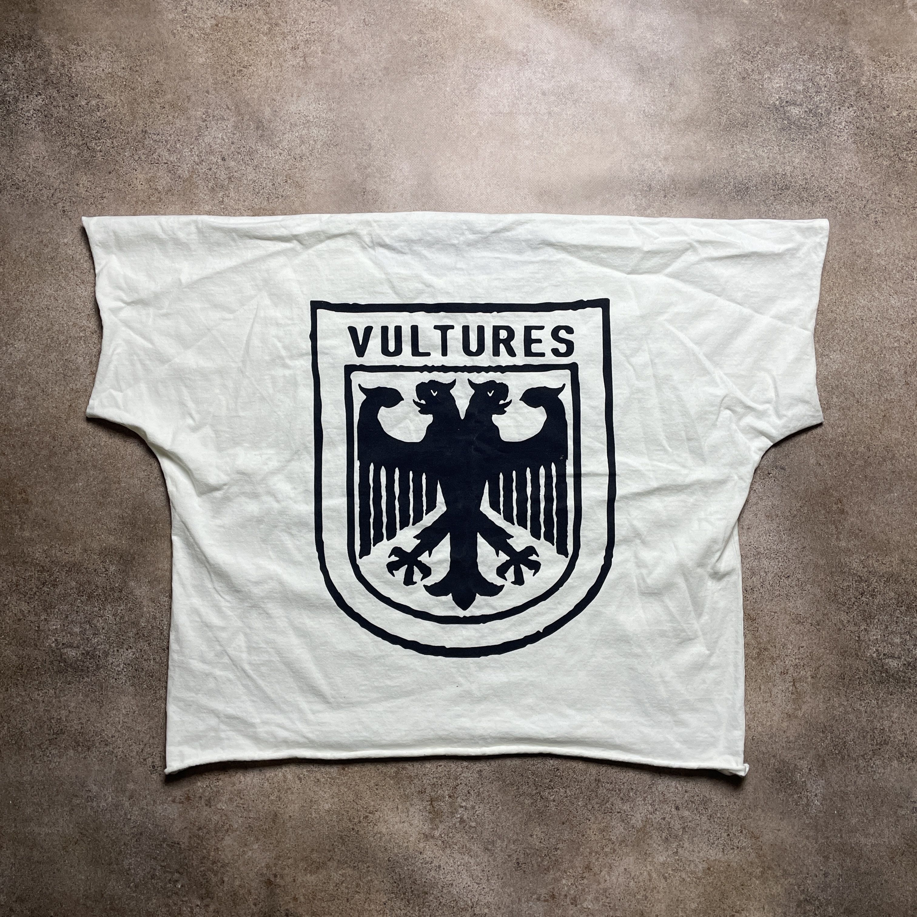 Yeezy Yeezy x Gosha Rubchinskiy Short Sleeve Vultures T-Shirt M Size US M / EU 48-50 / 2 - 1 Thumbnail