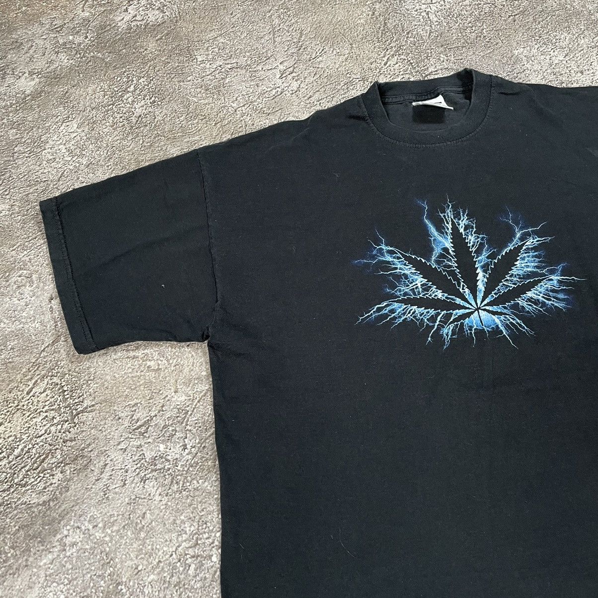 Vintage Vintage 2000s Graphic Tee Blue Tree Print Oversized Skate XL Size US XL / EU 56 / 4 - 3 Thumbnail