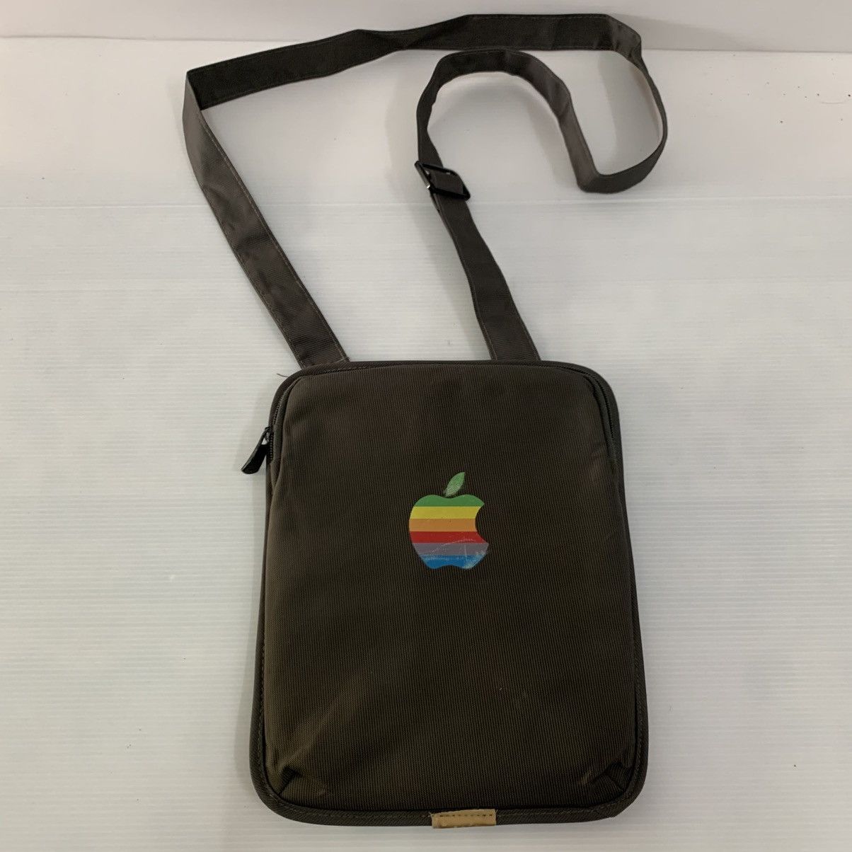 Apple Apple Vintage Slingbag Size ONE SIZE - 1 Thumbnail