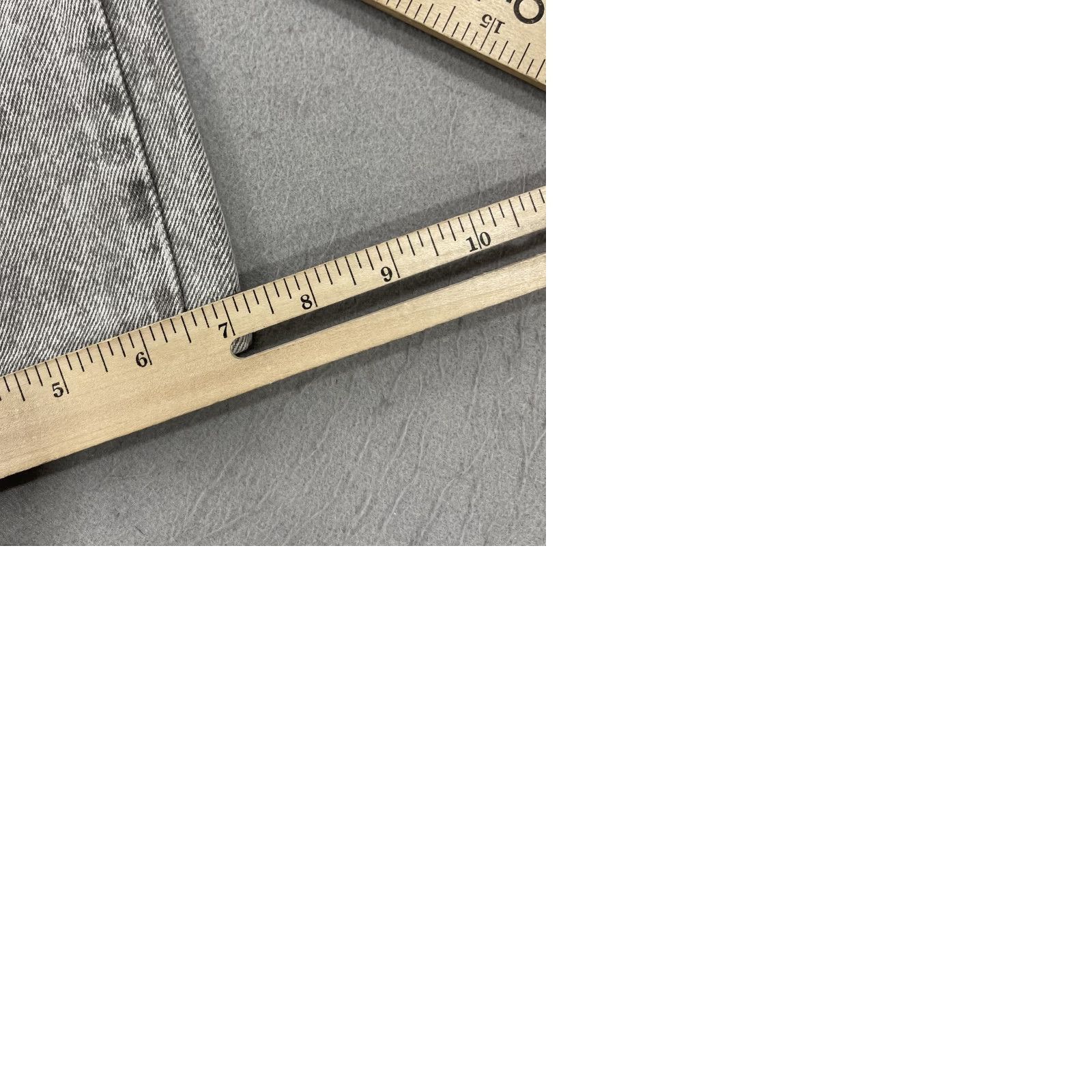 Levi's VINTAGE Levi's 550 Jeans Mens 34x28 Gray Acid Wash Relaxed Cropped Taper USA 90s Mens Jeans) Size US 34 / EU 50 - 9 Thumbnail