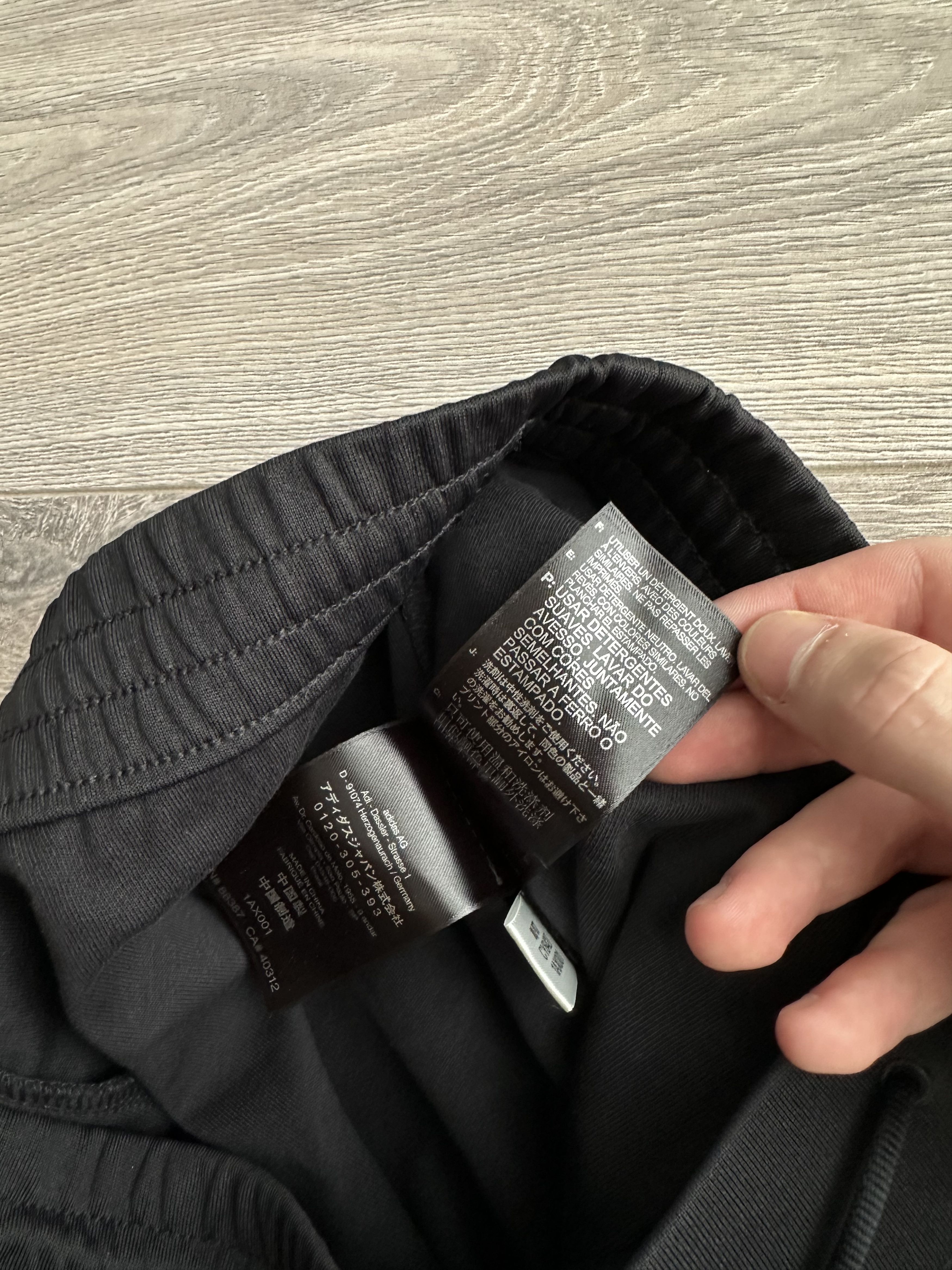 Adidas × Y-3 × Yohji Yamamoto Adidas Yohji Yamamoto Y-3 track pants Size 28" / US 6 / IT 42 - 11 Thumbnail