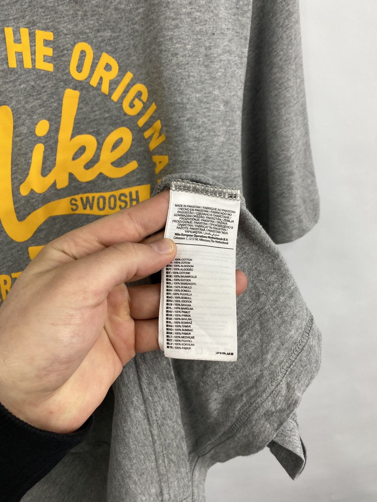 Nike 🇺🇸 Vintage Nike Swoosh Retro T-Shirt Hype Size US XL / EU 56 / 4 - 6 Thumbnail