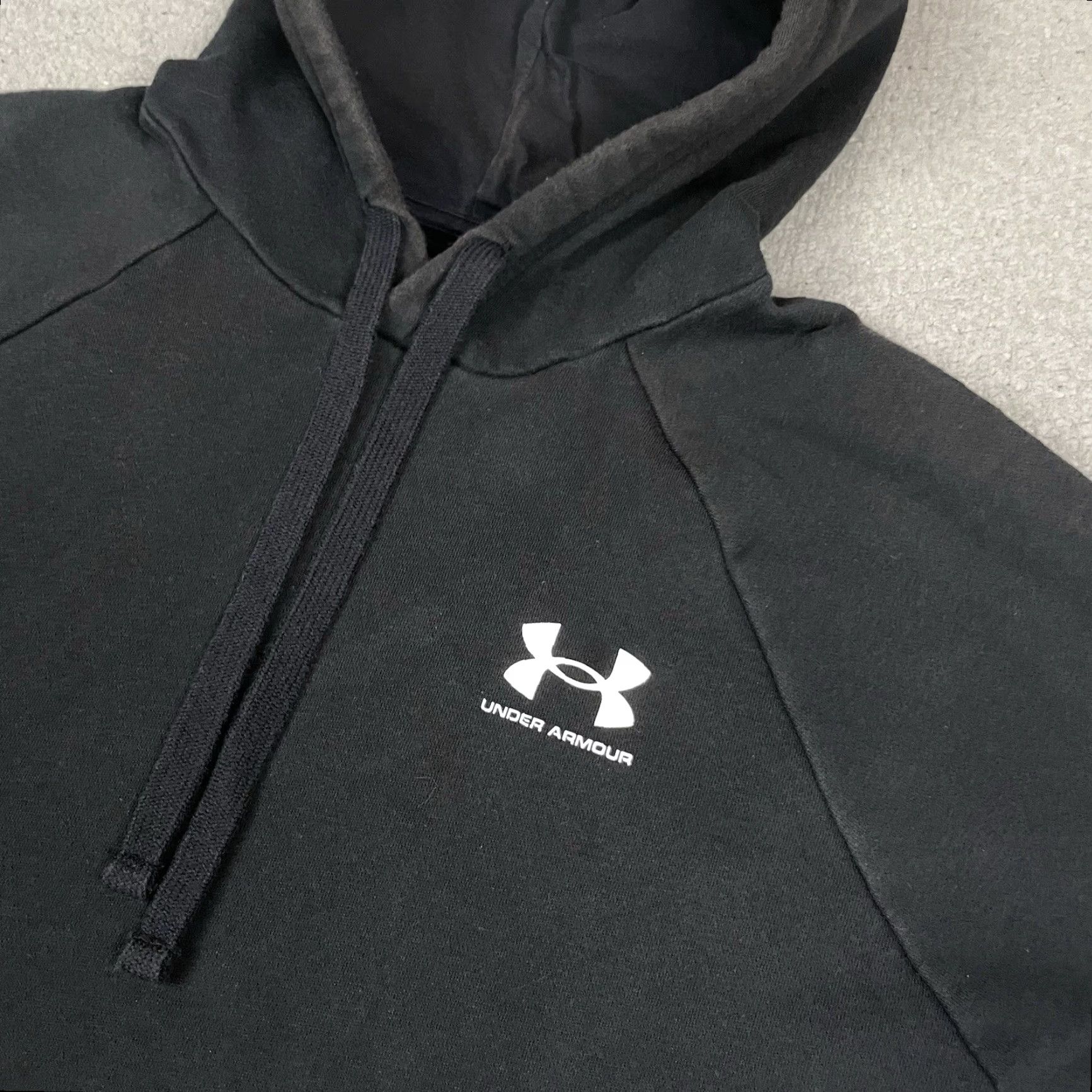 Under Armour VINTAGE Under Armour Hoodie Mens M Black Sweatshirt Pullover Hooded Pockets Logo Distressed Size US M / EU 48-50 / 2 - 3 Thumbnail