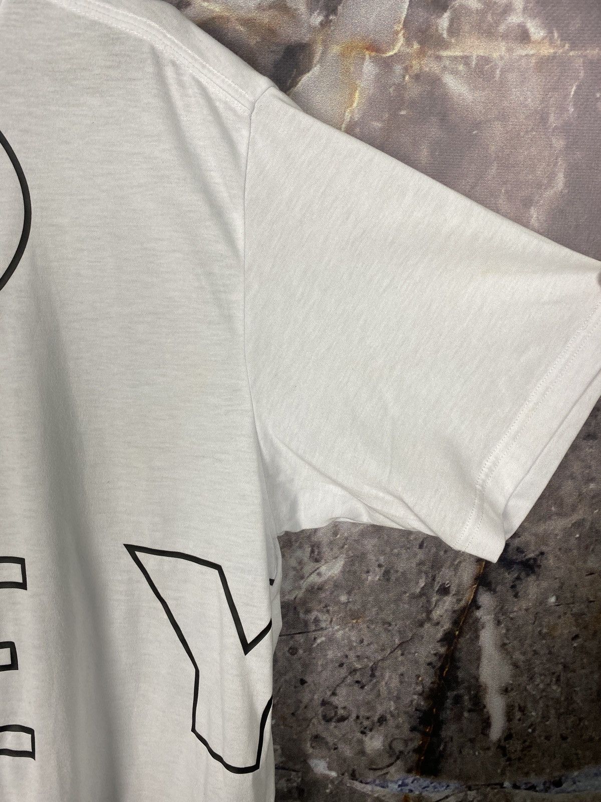 Japanese Brand × Oakley × Vintage Men’s Oakley T-Shirt Big Logo Streetwear Size XL Size US XL / EU 56 / 4 - 10 Thumbnail