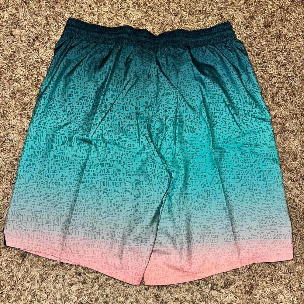 Nike Nike Swim Men's JDI Fade 9" Volley Shorts Bleached Coral Size US 32 / EU 48 - 4 Thumbnail
