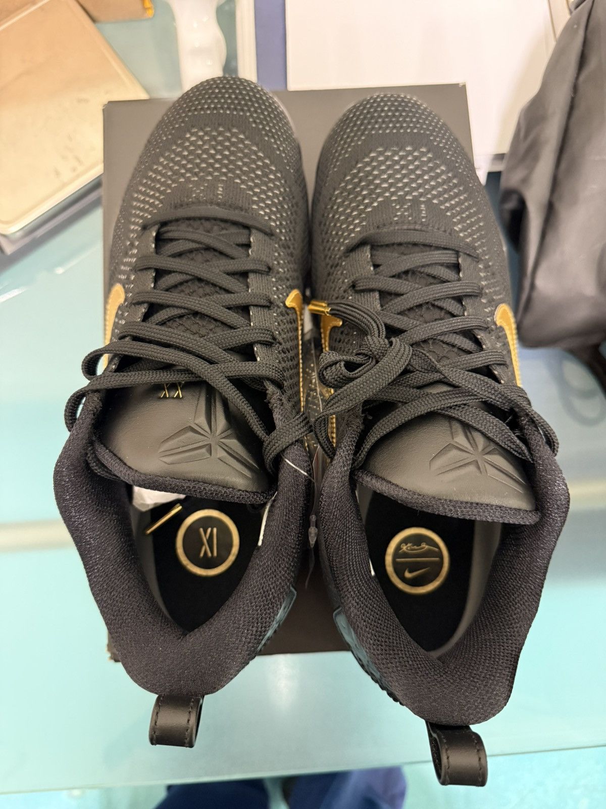 Nike Nike Kobe 11 Elite Low Protro Fade to Black Metallic Gold 11 Size US 11 / EU 44 - 7 Thumbnail