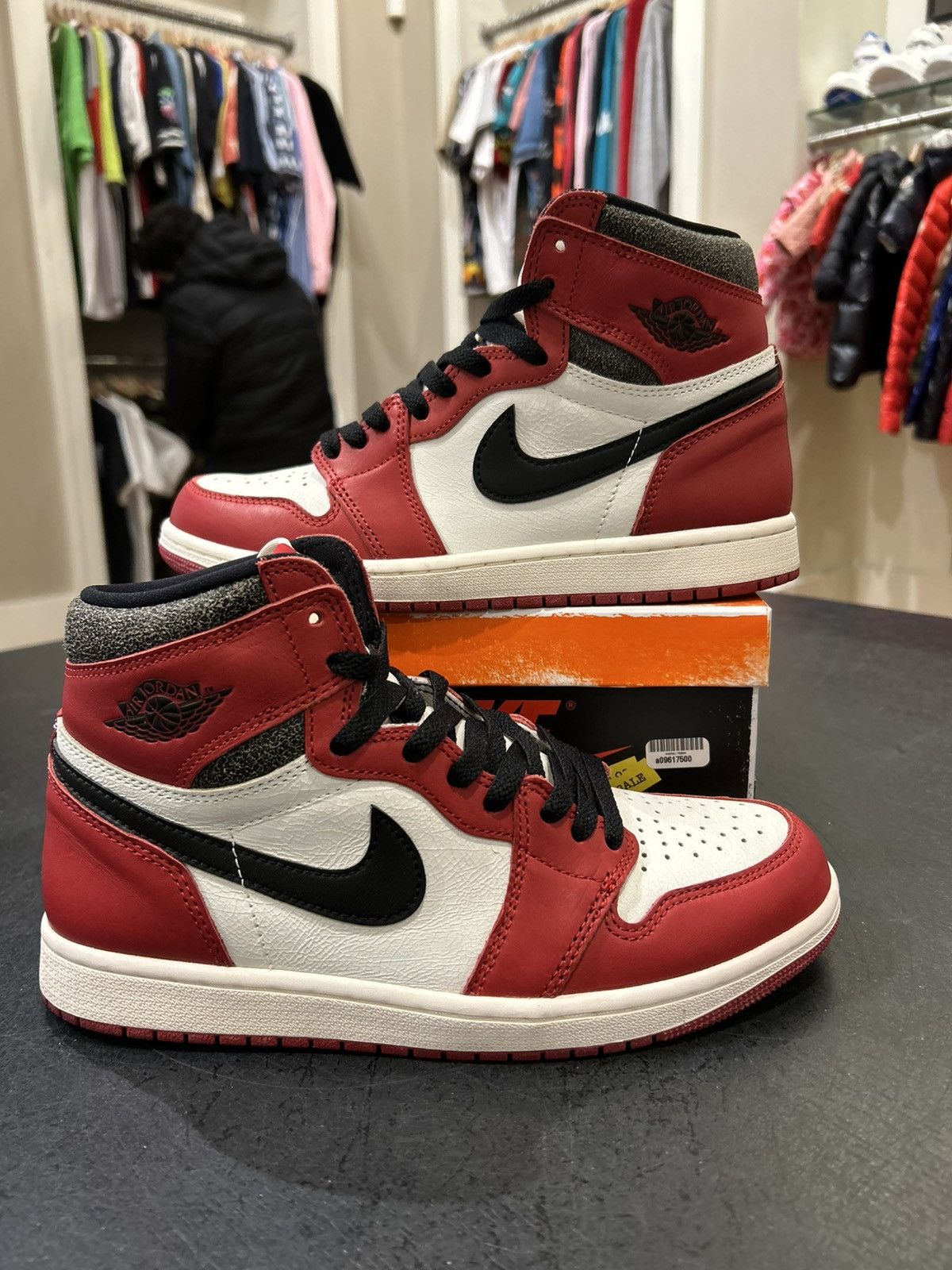 Jordan Brand Jordan 1 Retro ‘Chicago Lost and Found’ Size US 8 / EU 41 - 1 Thumbnail