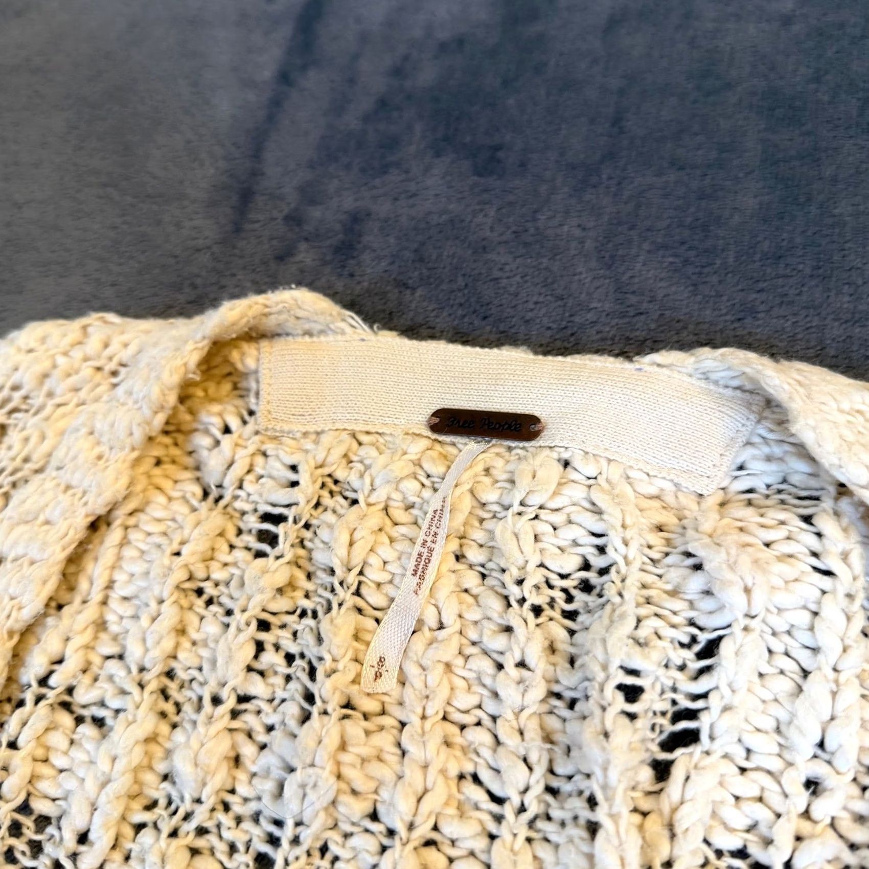 Free People VINTAGE Free People Cardigan Shirt Womens Small Oversized Knit Open-V Neck Ivory Long Sleeve Casual/Travel Knit Style Size S / US 4 / IT 40 - 4 Thumbnail