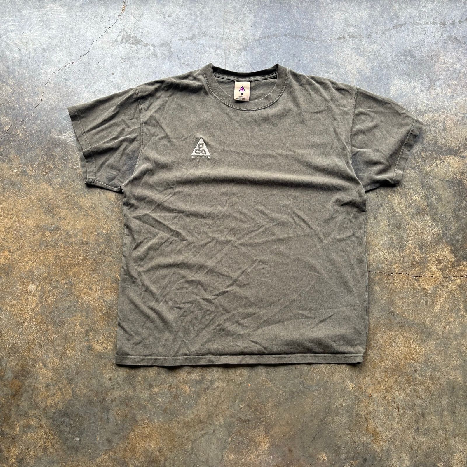 Nike Vintage Y2K Nike ACG Embroidered T-shirt Size US L / EU 52-54 / 3 - 1 Thumbnail