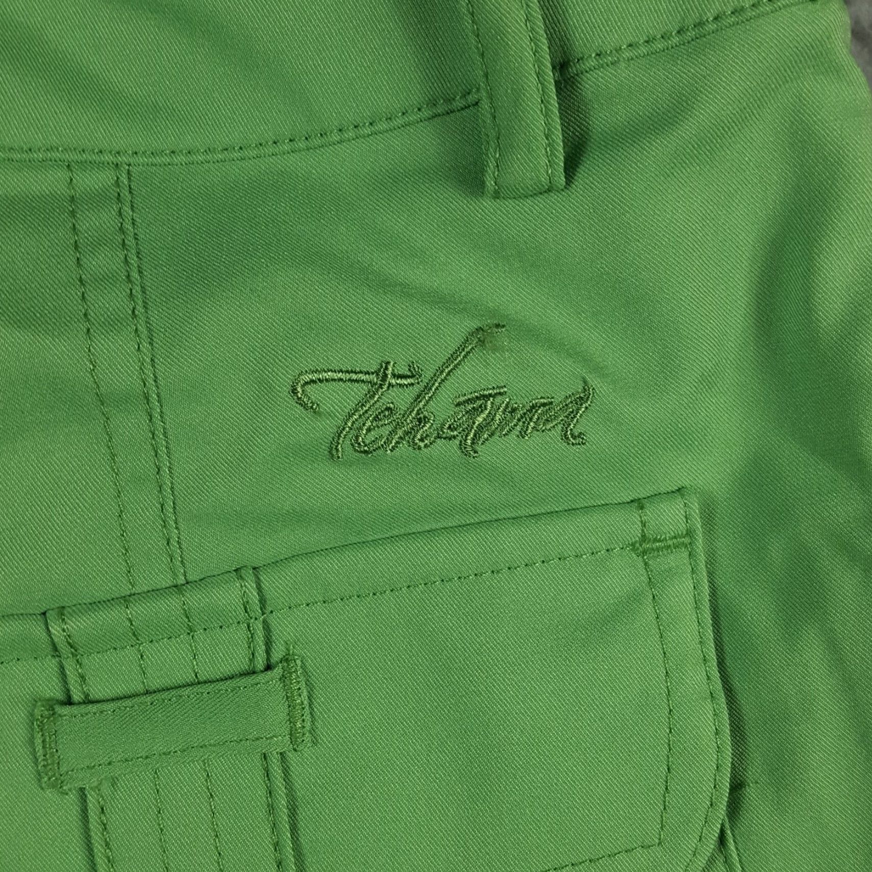Vintage VINTAGE Teháma Bermuda Shorts Women's Size 8 Green Breathable Relaxed Y2K Preppy 2000s Casual Summer 90s 00s Sports Vintage Size 30" / US 8 / IT 44 - 6 Thumbnail