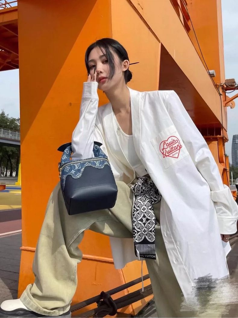 Louis Vuitton Louis Vuitton Asymmetrical Jacket Kimono Long Sleeve Logo S Size US S / EU 44-46 / 1 - 8 Thumbnail