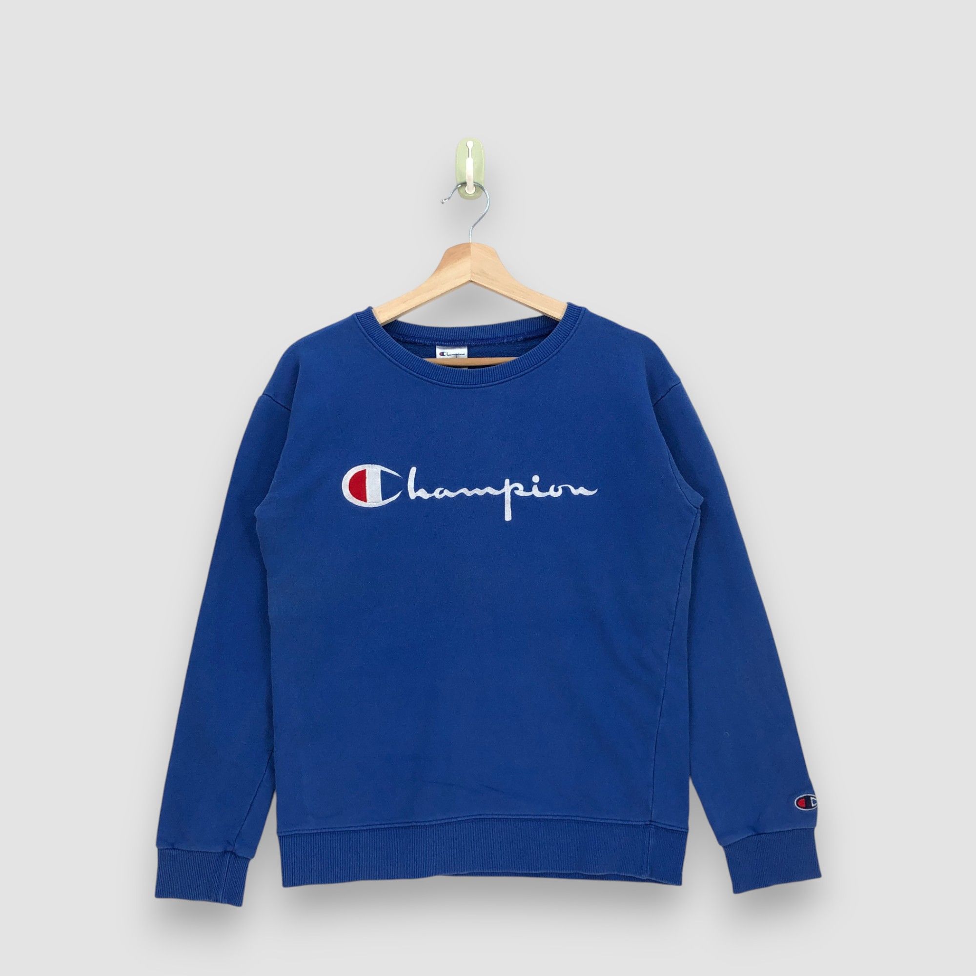 Champion Vintage Champion Sweater Champion Script Sweatshirt Jumper Size US S / EU 44-46 / 1 - 1 Thumbnail