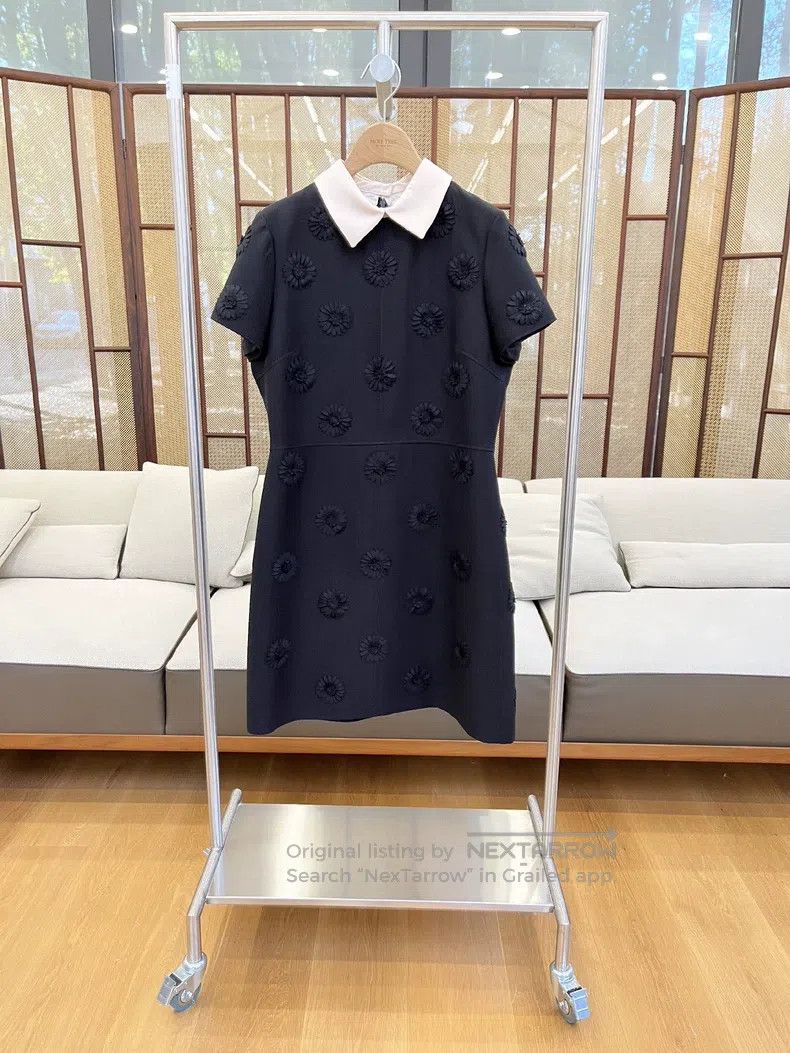 Valentino Valentino Black short-sleeved dress Size M / US 6-8 / IT 42-44 - 1 Thumbnail